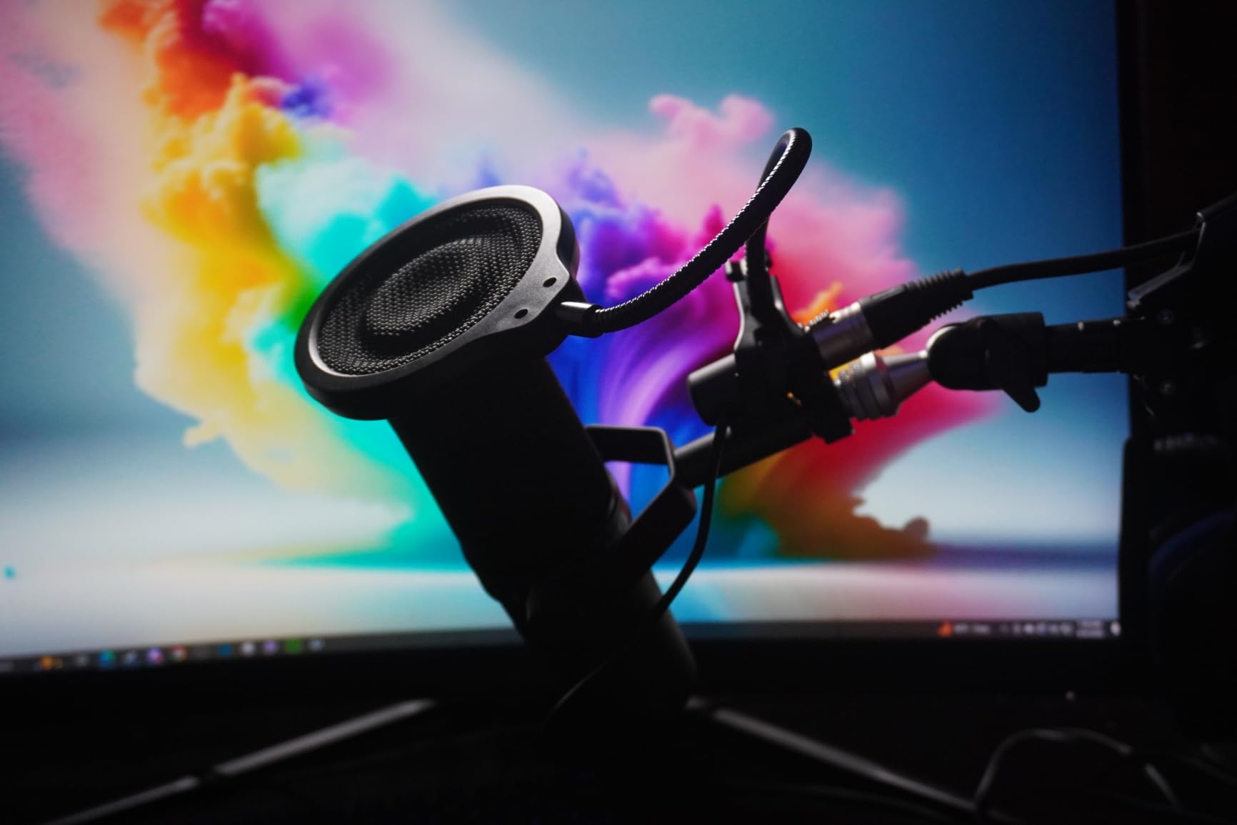 YOUSHARES Pop Filter - 4 Inch 3 Layers Metal Windscreen with Flexible 360° Gooseneck Clip Mic Mask Shield Compatible with Shure MV7 Mic customer photo 1