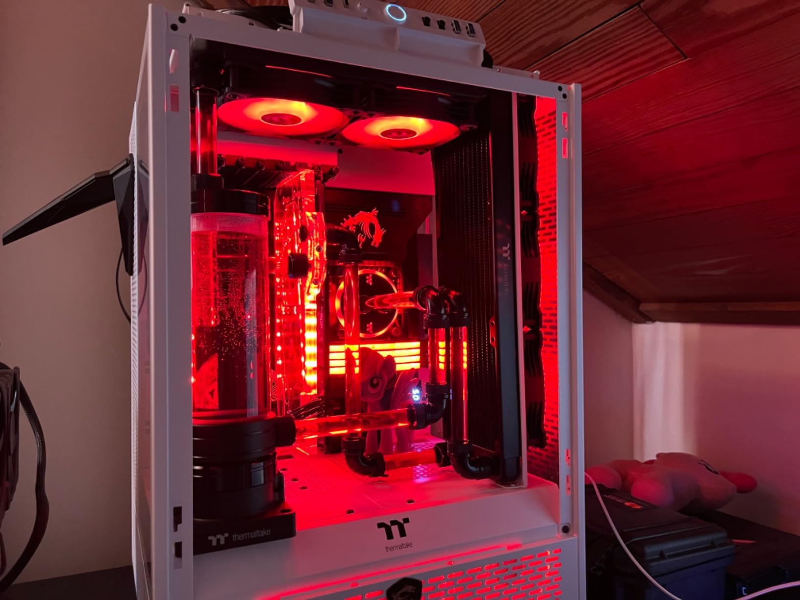 Thermaltake Pacific PR32-D5 Plus 16.8 Million RBG Color Software Enabled (TT RGB Plus/Alexa/Razer Chroma) 5-Speed D5 Pump/Reservoir Combo CL-W280-PL00SW-A customer photo 1