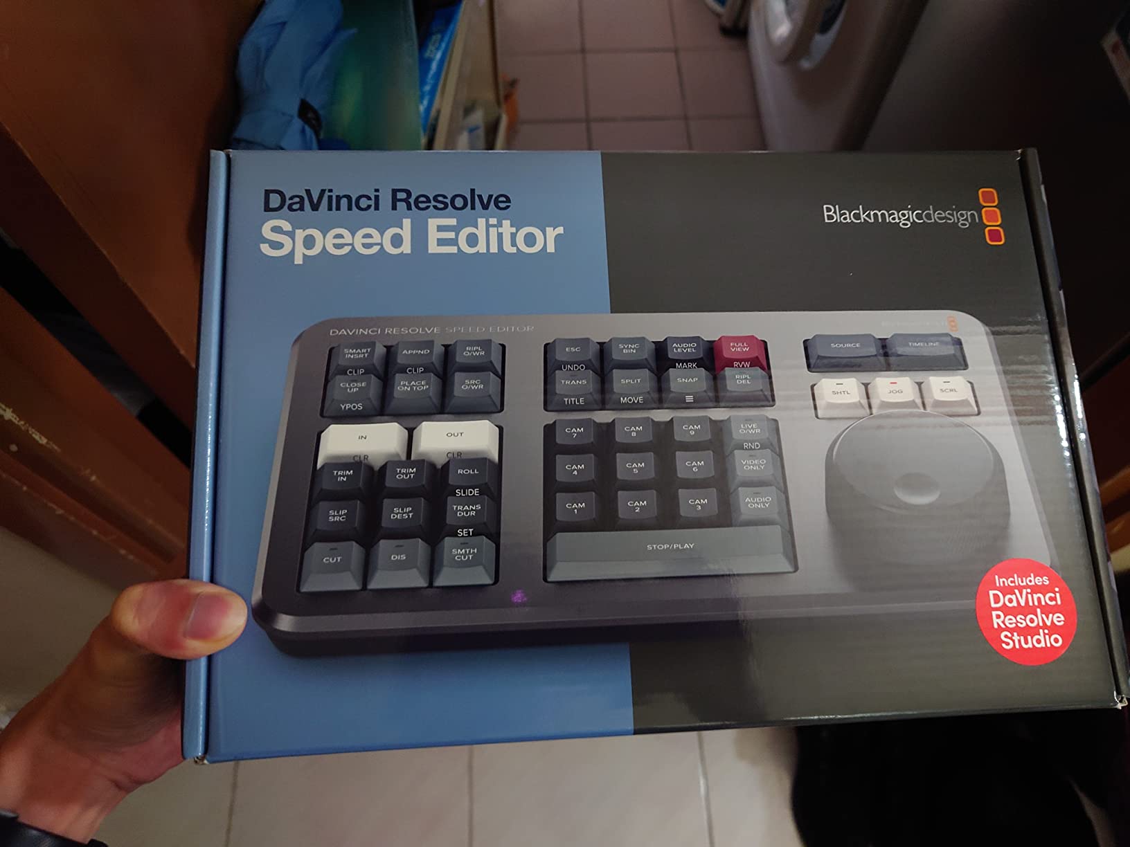 Blackmagic Design Davinci Resolve Speed Editor, Bluetooth & USB-C Editing Keyboard Bundle with Davinci Resolve Studio Activation Card customer photo 1