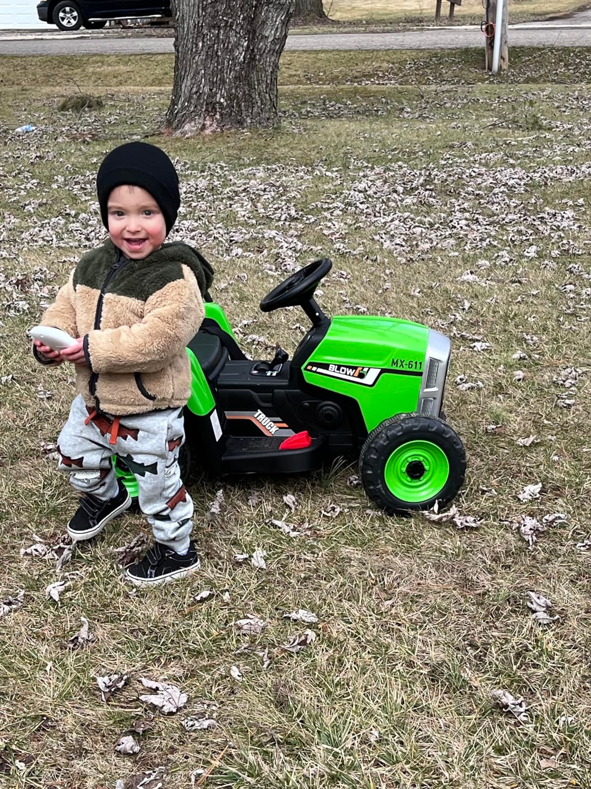 HONEY JOY Ride On Tractor with Trailer, Toddler 3-Gear-Shift Ground Loader, LED Lights, Horn, Music, 12V Battery Powered Electric Toy Tractor with Remote Control (Pink) customer photo 1