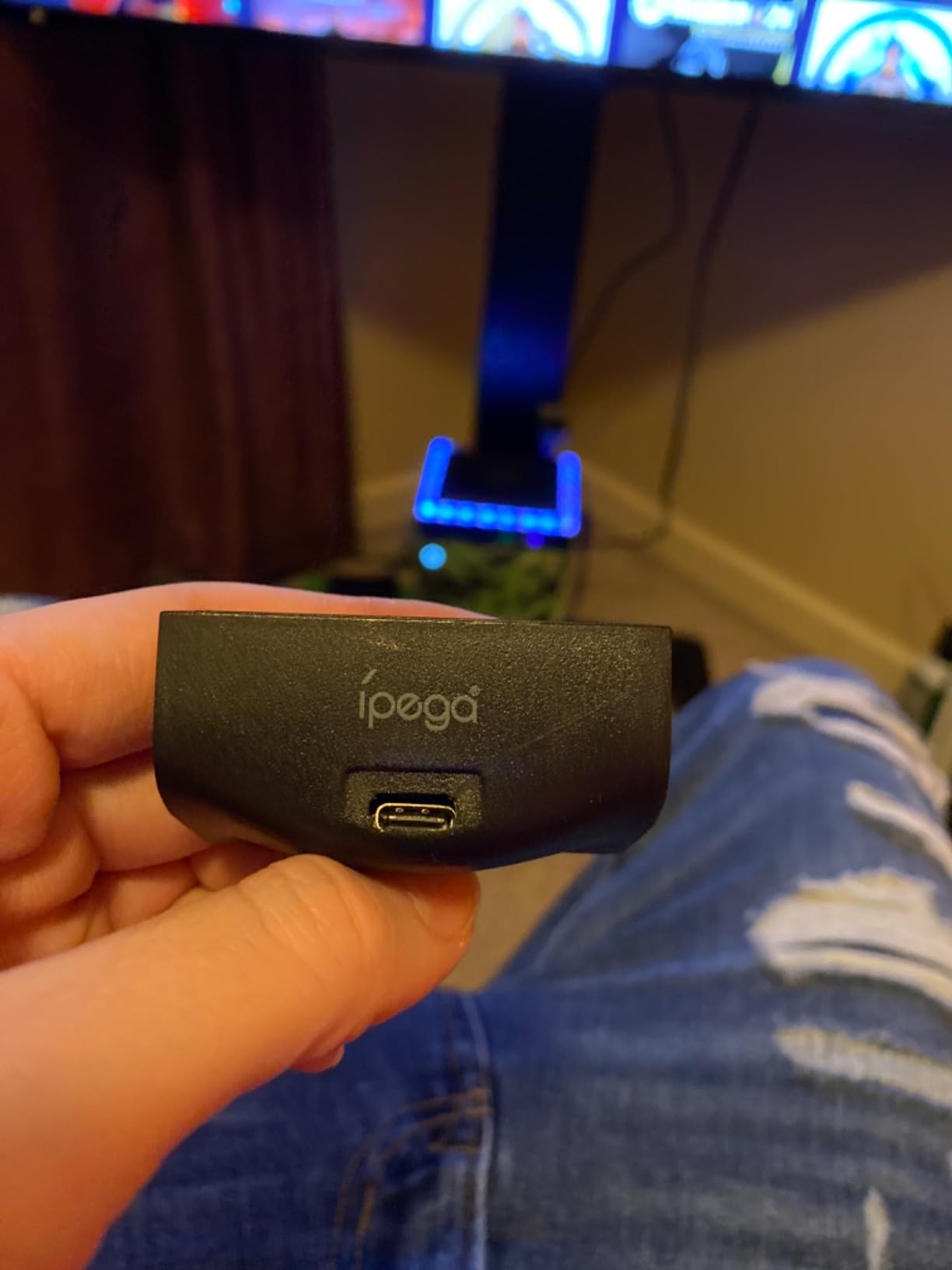 YUANHOT Vertical Xbox Series X Cooling Stand, Fan & 2-Battery Charger Dock customer photo 2