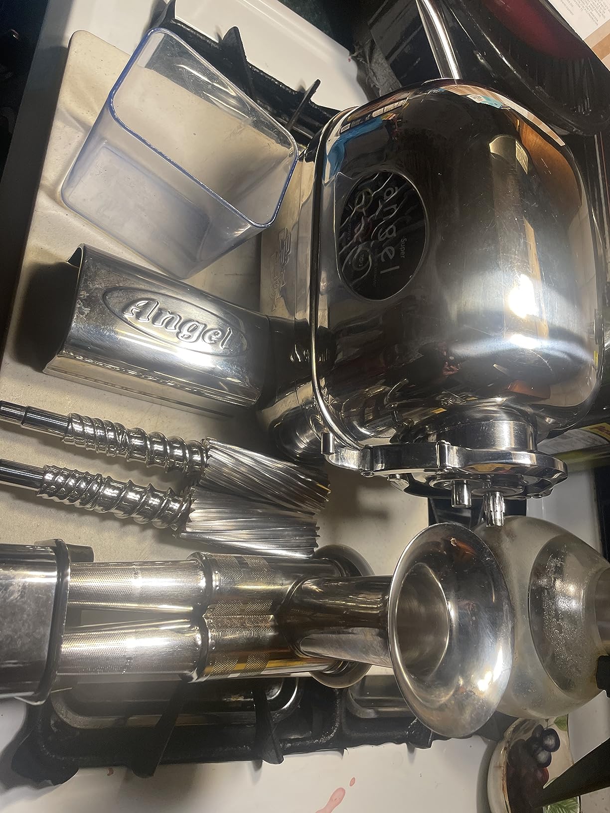 AG-5500 Stainless Steel Premium Cold Press Slow Juicing Machine, SUS-304 Food Grade, 3HP Grinding Force, 82RPM Masticating Slow Juicer customer photo 2