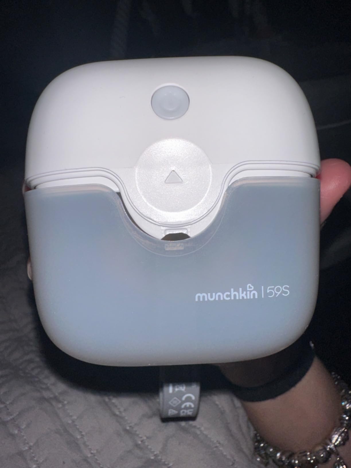 Munchkin Portable UV Sterilizer Plus with Rechargeable Battery, Mini UV Light Sanitizer Eliminates 99.99% of Germs in 59 Seconds customer photo 2