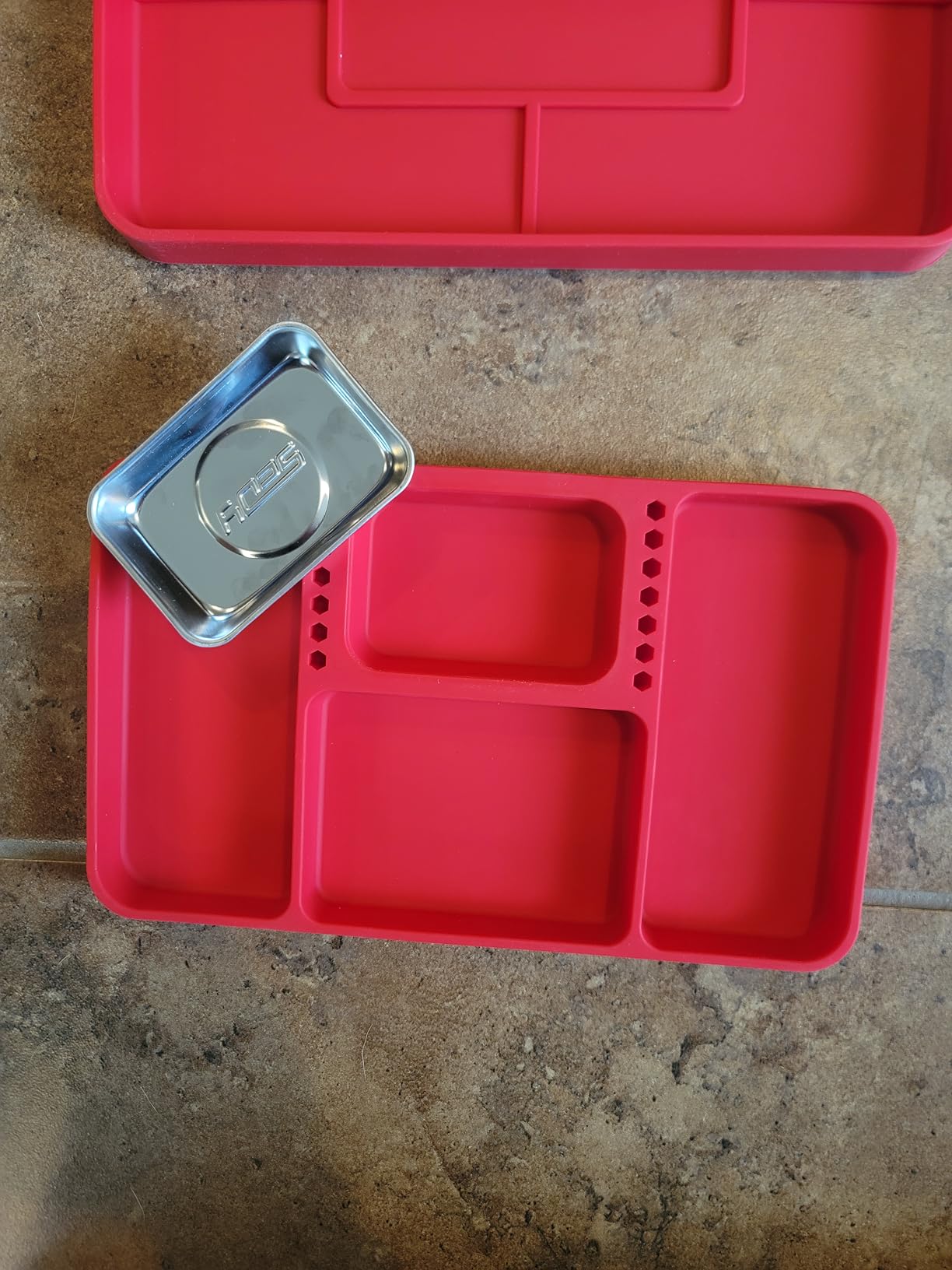 SEDY Premium Silicone Tool Tray, Automotive Non-Slip Flexible Silicone Tool Trays, Tool Organizer | 2 Piece Multi Purpose Mats with Magnetic Small parts Tray customer photo 1