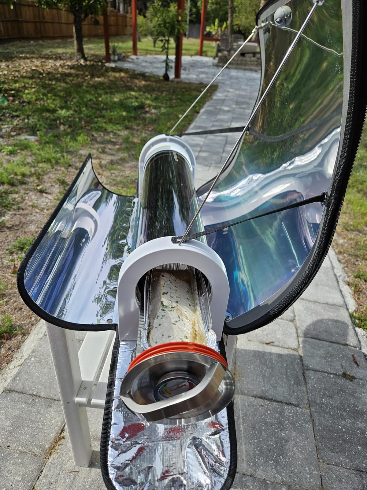 Solar Oven, 4.5L Portable Solar Cooker with Thermometer, Fuel-Free | Sun Powered Outdoor Cooking Oven for Camping, Hiking, Backpacking, RV Trips, Emergency Preparedness & Off-Grid Cooking customer photo 2