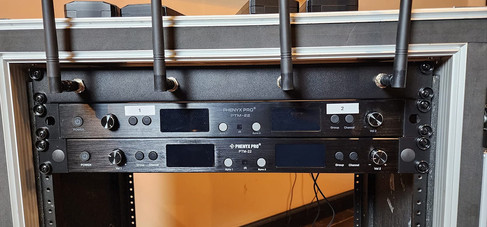 Phenyx Pro UHF Mono Dual Wireless in-Ear Monitor System, Metal Wireless IEM System, Sturdy Bodypack Receiver, 2x50 Frequencies, Separate Outputs,164ft Operation, Suitable for Band and Studio (PTM-22) customer photo 1