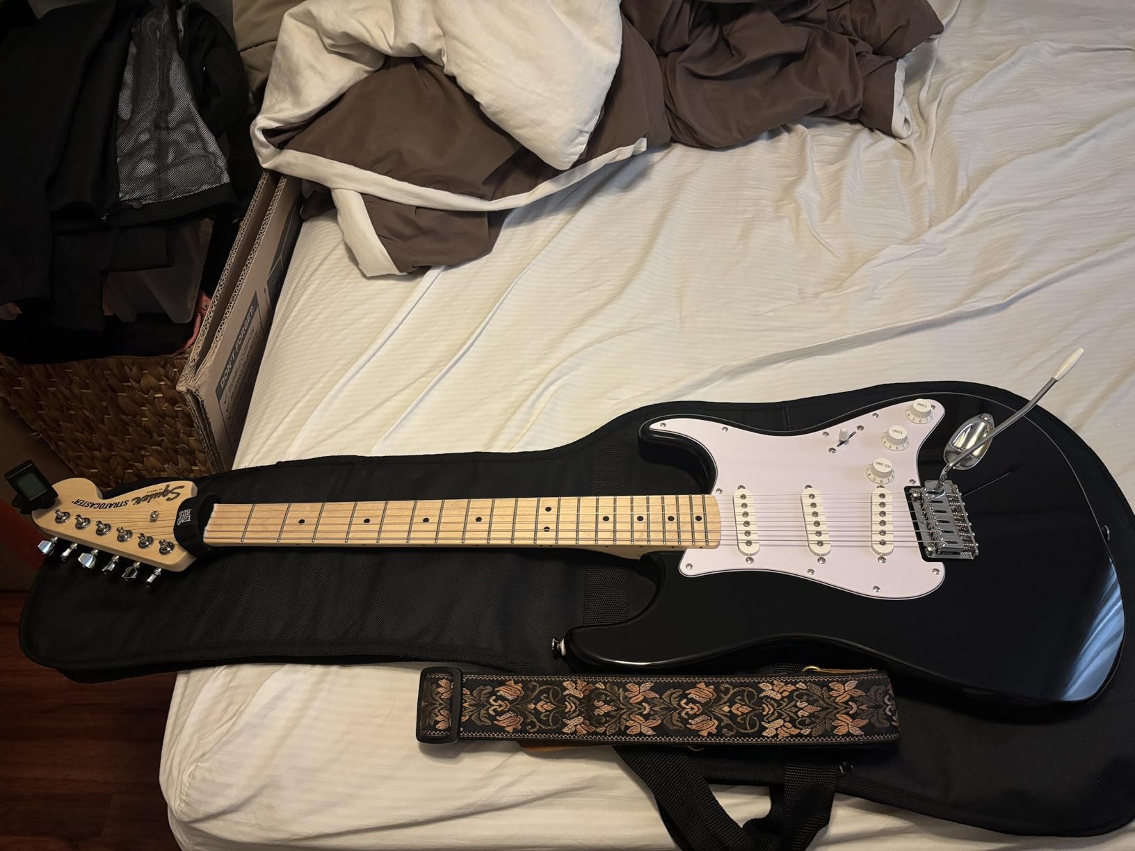 Squier Affinity Series Stratocaster Electric Guitar, with 2-Year Warranty, Lake Placid Blue, Maple Fingerboard customer photo 2
