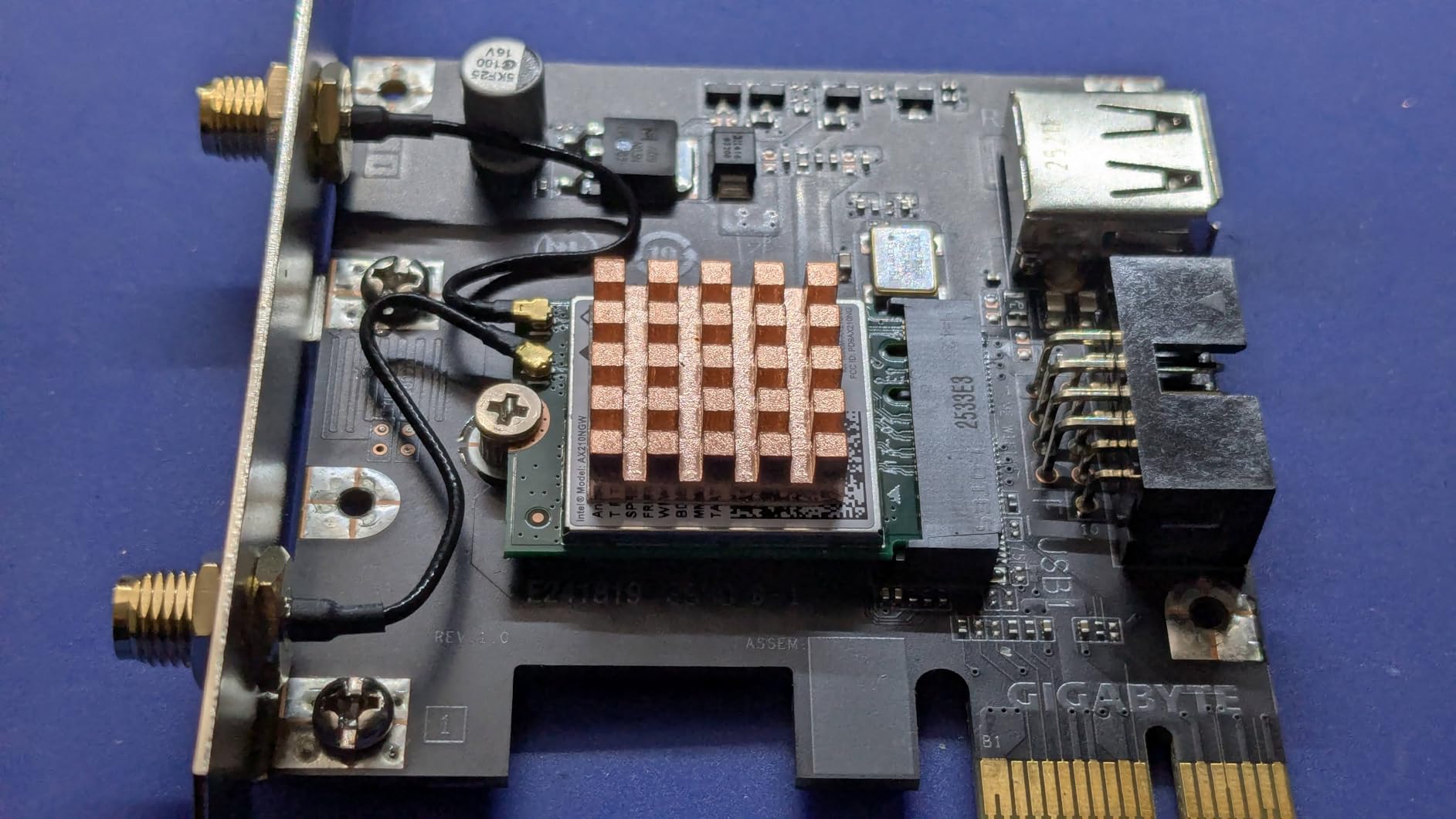 GIGABYTE WiFi 6E GC-WBAX210 (2x2 802.11ax/ Tri-Band WiFi/Bluetooth 5.2/ PCIe Expansion Card) customer photo 2