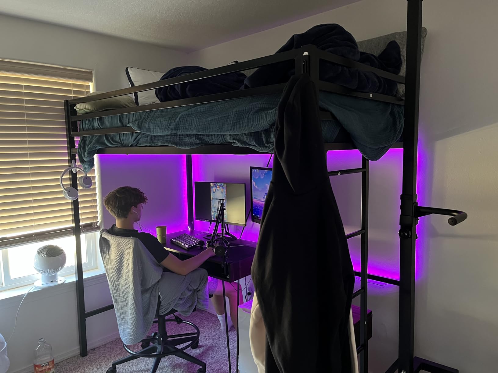 Allewie Metal Loft Bed Twin Size with Guardrail and Ladder,Black customer photo 1