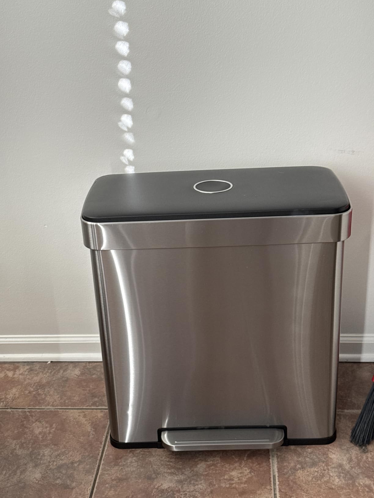 Amazon Basics Dual Compartment Recycling Trash Can with Soft-Close Lid, Fingerprint Resistant, Removable Liner Buckets, 60 Liters, Rectangular, Grey, Silver customer photo 1