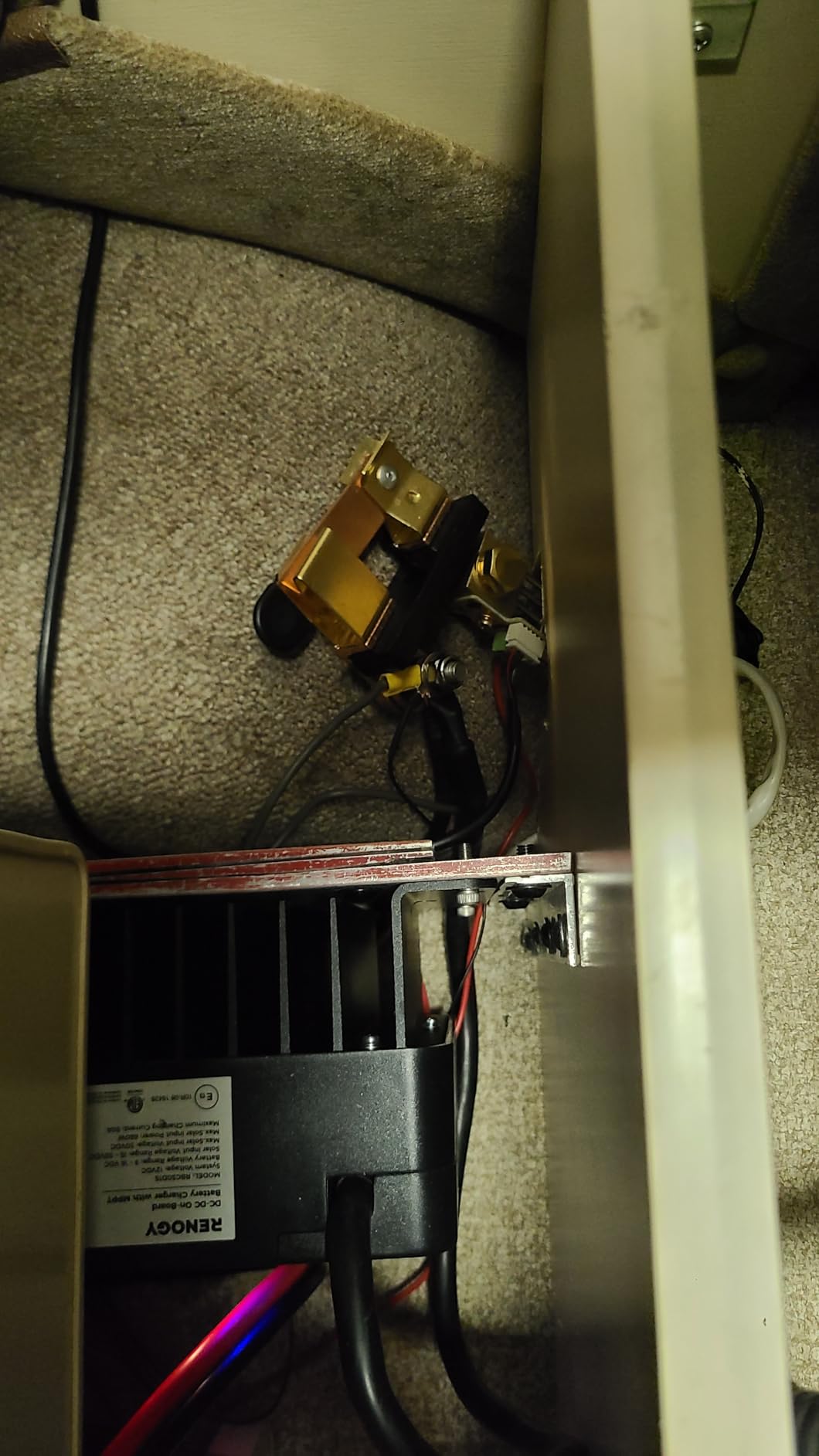 Renogy Smart 50A DC-DC MPPT Battery Charger 12V, Dual Input for RVs/Vans customer photo 2