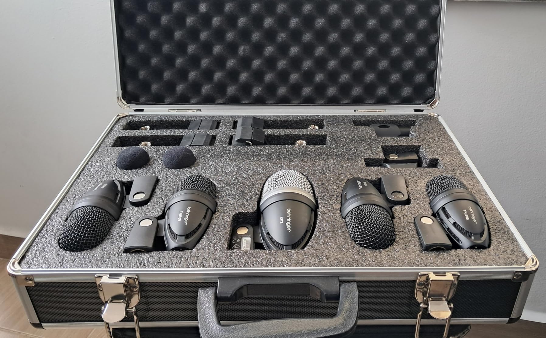 Behringer BC1500 Premium 7-Piece Drum Microphone Set for Studio and Live Applications customer photo 2