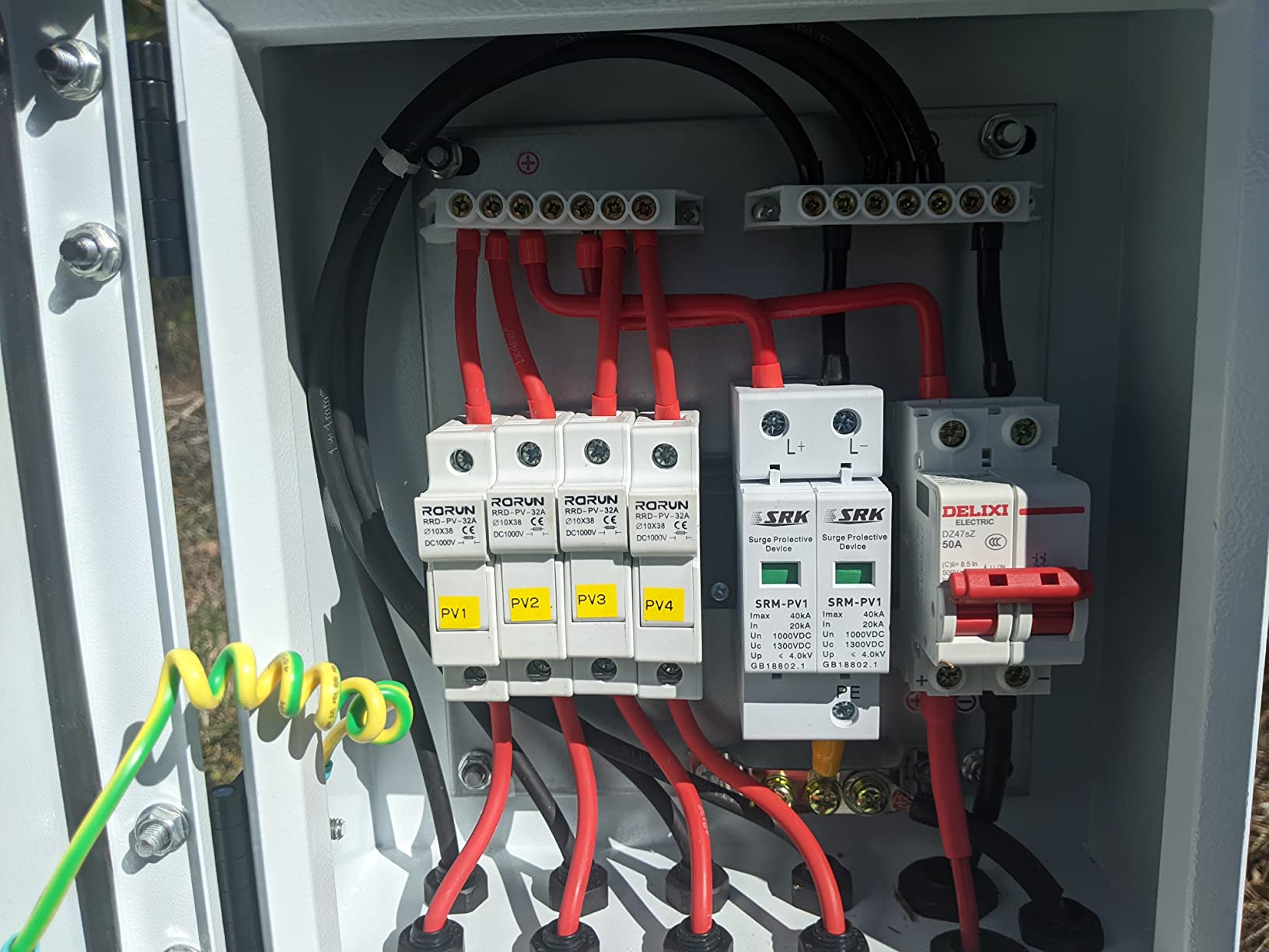 4 String PV Combiner Box with 15A Rated Current Fuse, Metal Box customer photo 2