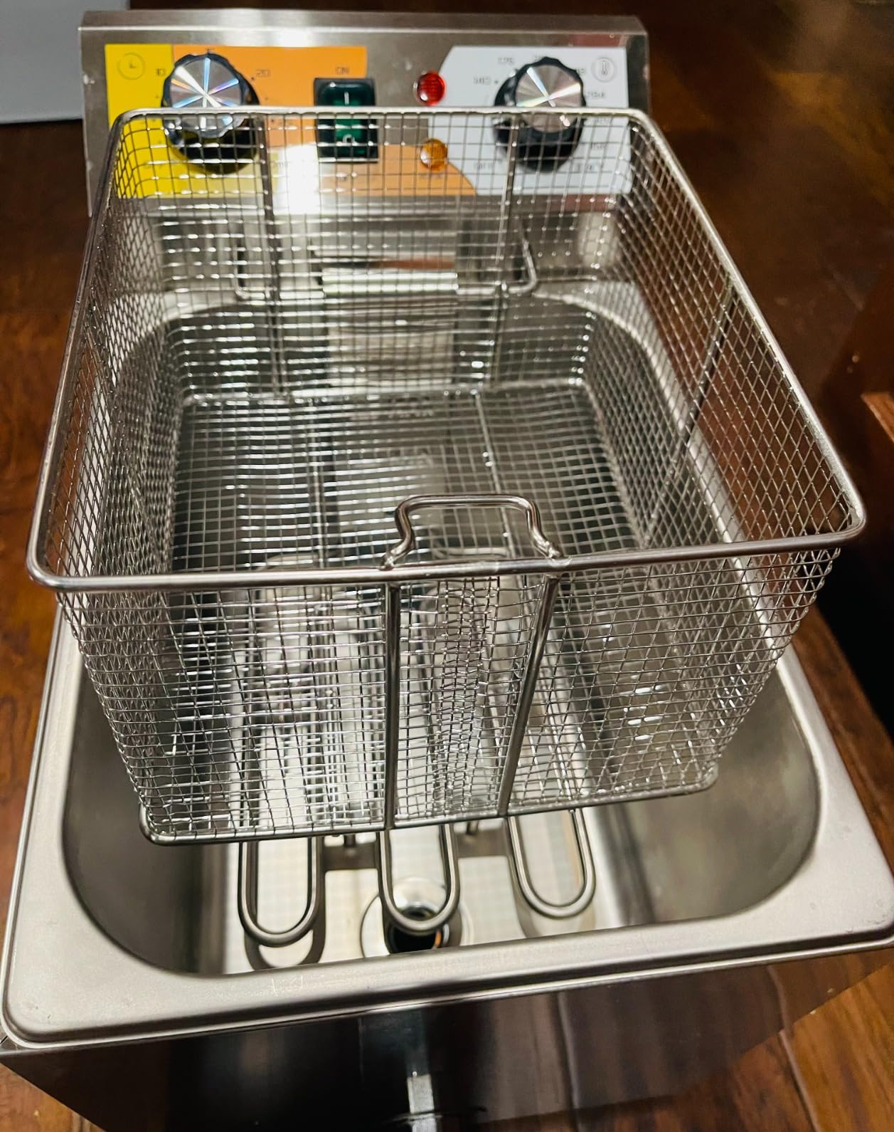 Festa Essential 14 Qt. Electric Countertop Commercial Deep Fryer with 6.8 Qt. Basket, for Restaurant and Home - 120V, 1700W, Stainless Steel Build customer photo 1
