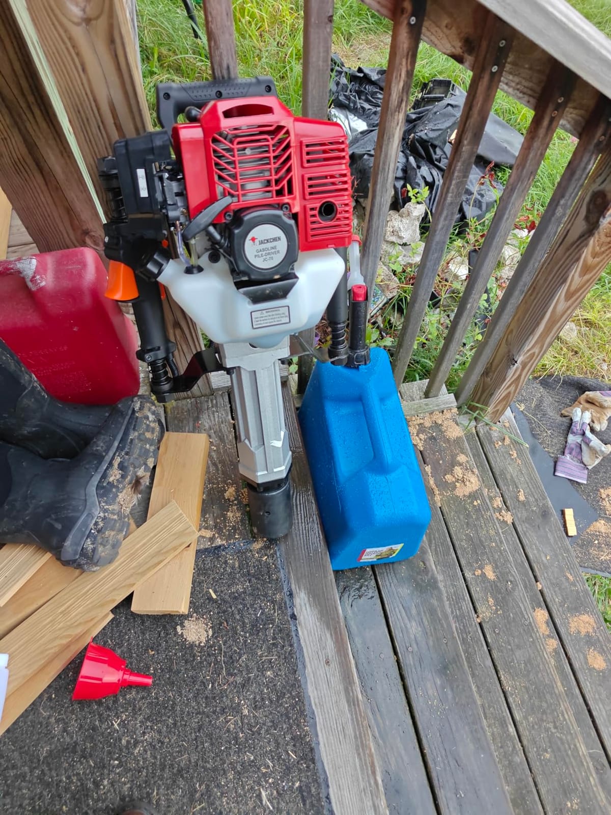 52cc Gas T Post Driver, 1900W 2 Stroke Fencing Tool with 2 Sleeves | Heavy Duty, 6500RPM, 55J Impact, 2 Sleeves Included (55mm/70mm), Ergonomic Handle, Post Pounder for Farm, Ranch, Construction customer photo 1