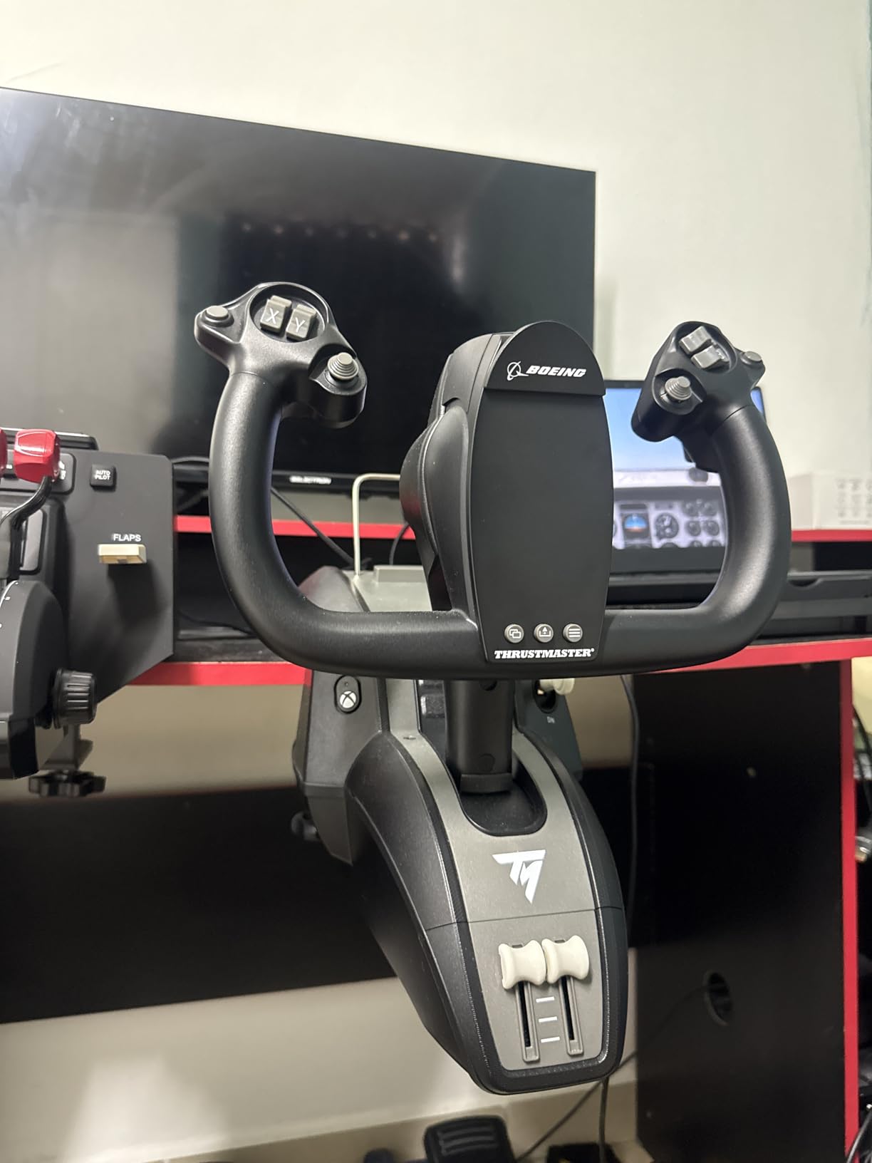 Thrustmaster TCA Yoke & Quadrant Boeing Edition Flight Pack customer photo 2