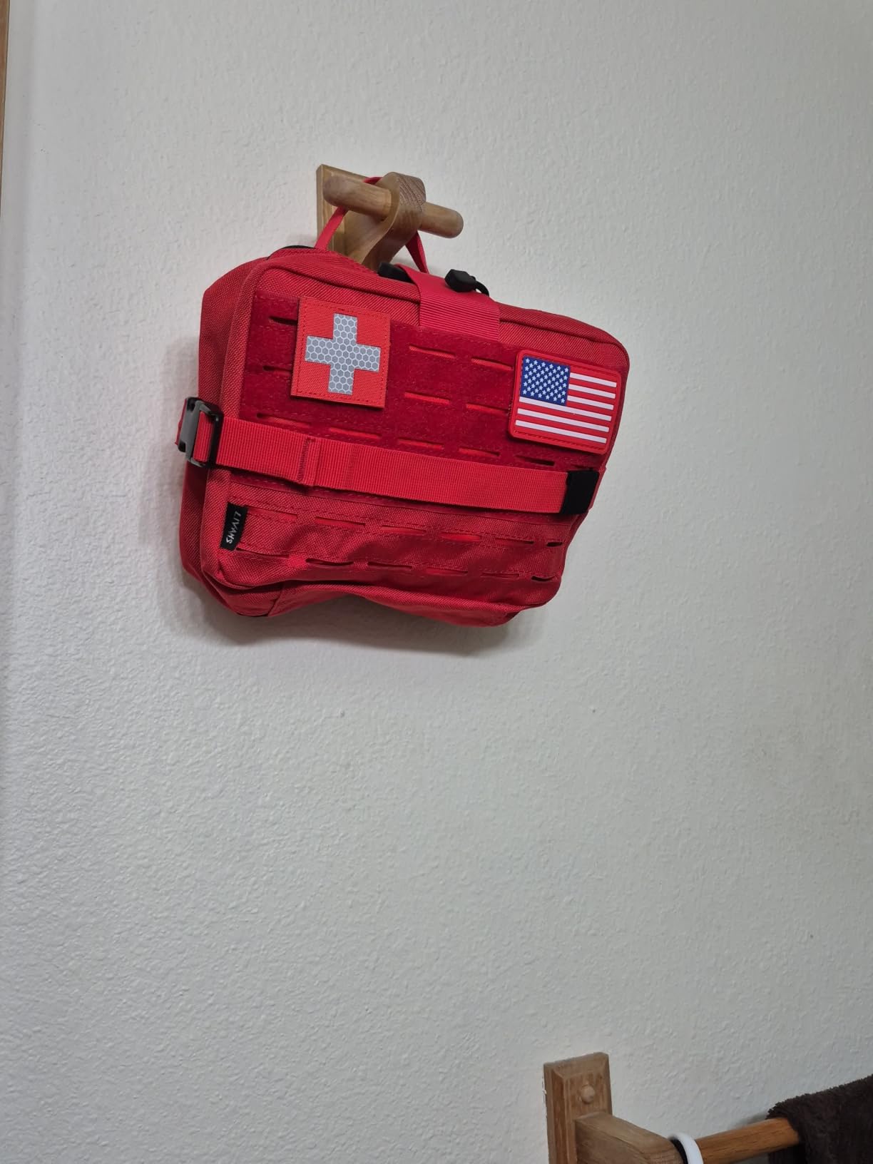 LIVANS Medical Bag, First Aid Bag Empty for Emergency & Trauma Kits customer photo 2