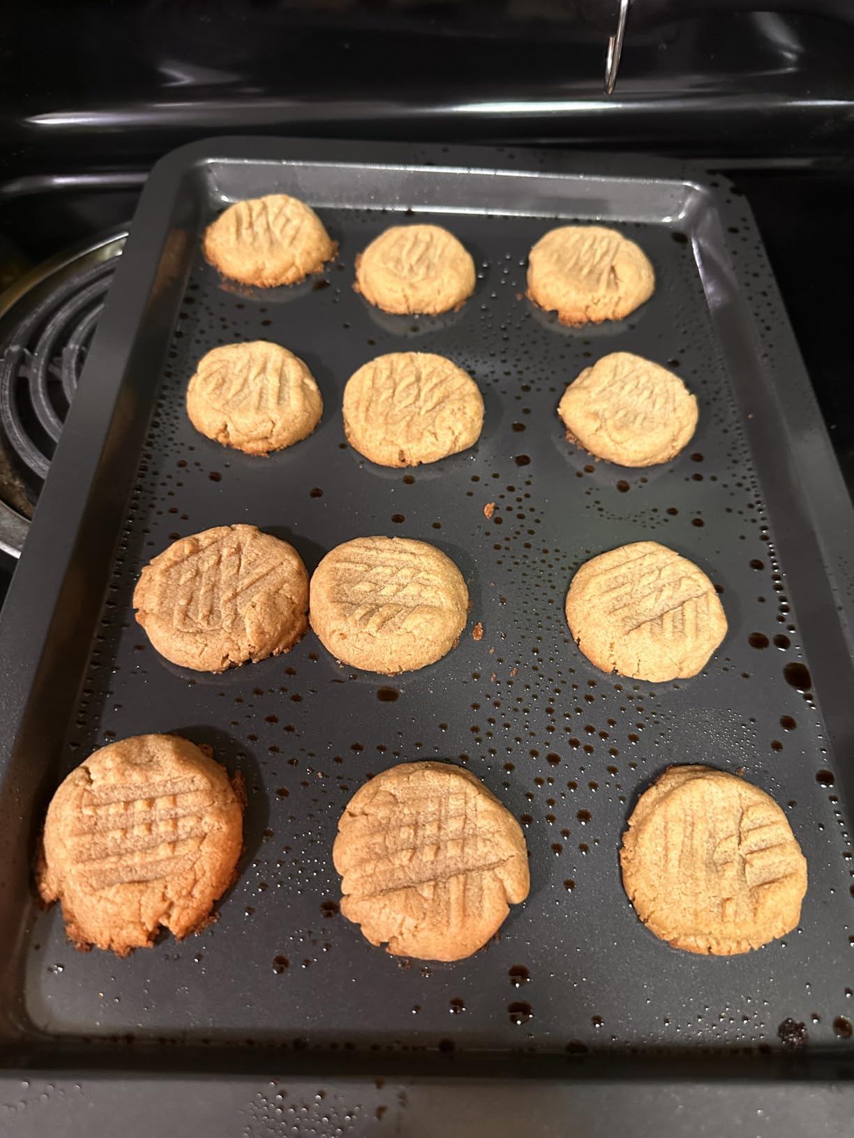 HONGBAKE Ceramic Baking Sheet Pan Set of 3, Easy to Grab, Non-Toxic | Commercial Cookie Sheets for Oven, Nonstick Half/Jelly Roll/Quarter Baking Tray,Wider Gribs, Premium,Easy to Clean- Dark Grey customer photo 1