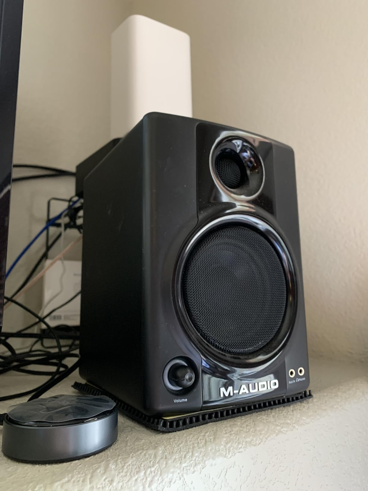 WiiM Mini AirPlay 2 Wireless Audio Streamer, Multiroom Stereo, Preamplifier, Works with Alexa and Siri Voice Assistants, Stream Hi-Res Audio from Amazon Music, Tidal and More customer photo 2