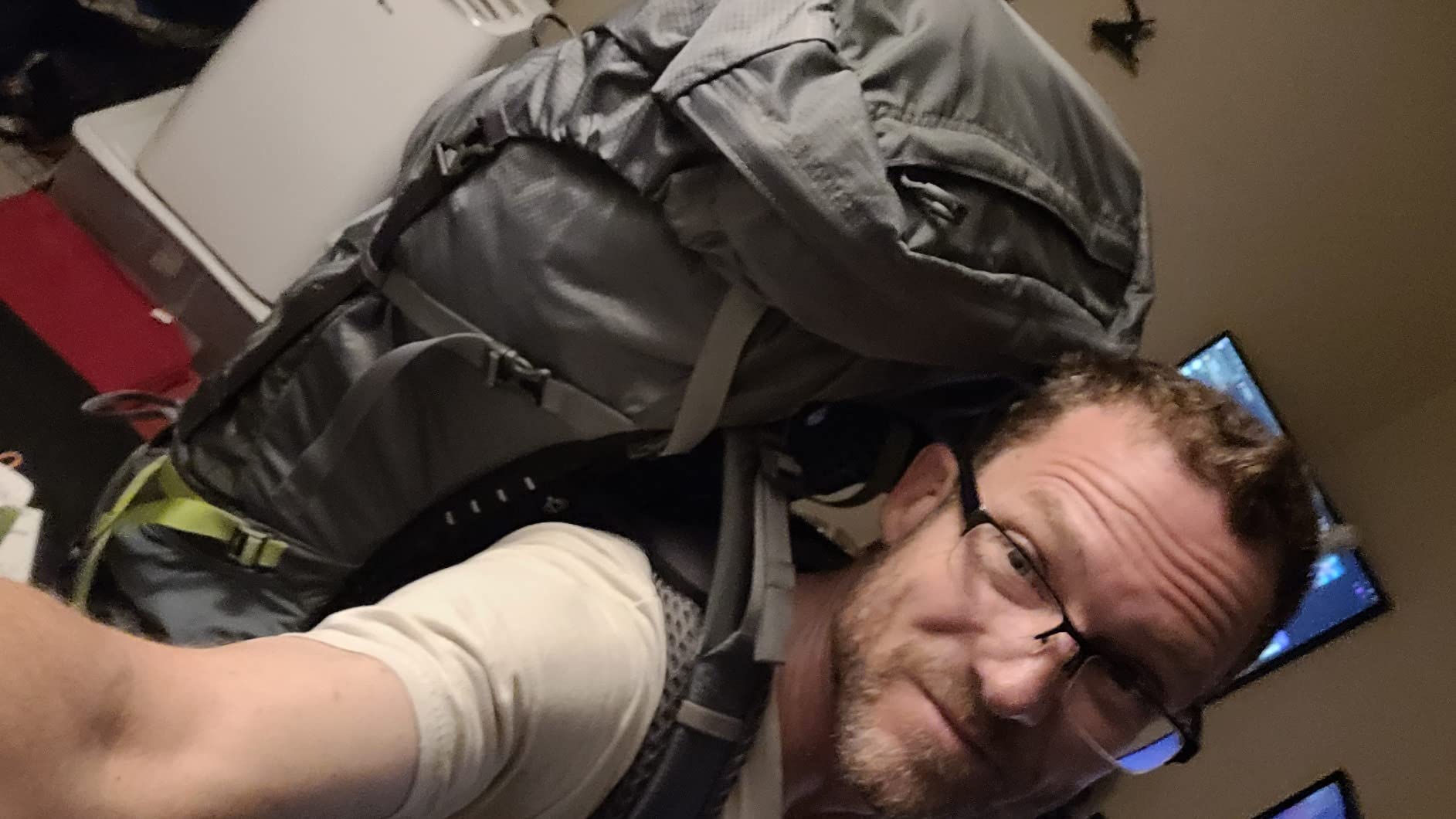Osprey Atmos AG 65L Men's Backpacking Backpack, Black S-M customer photo 2