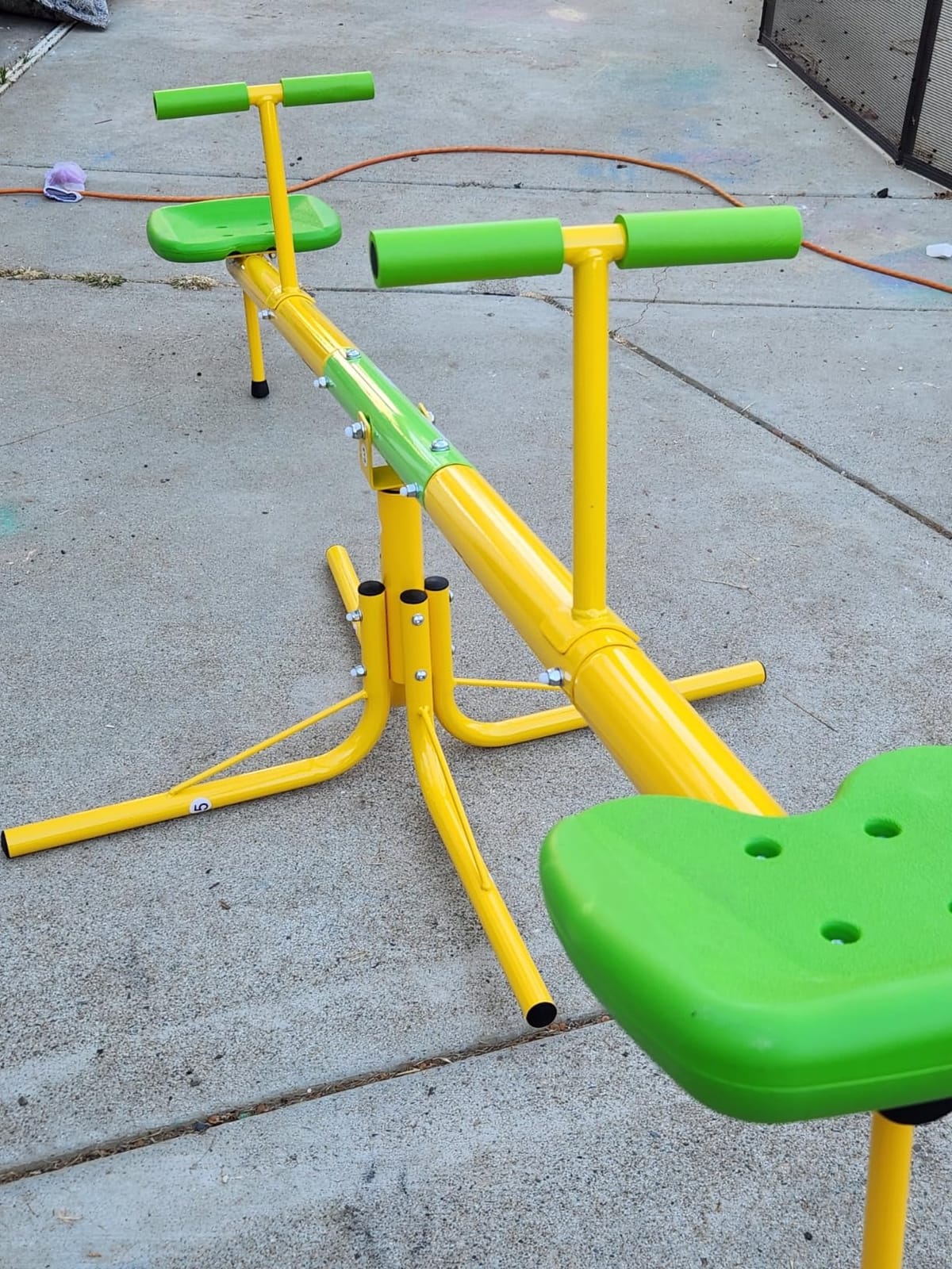 Amictoy Teeter Totter for Kids, 2-Seat Spinning Seesaw customer photo 2
