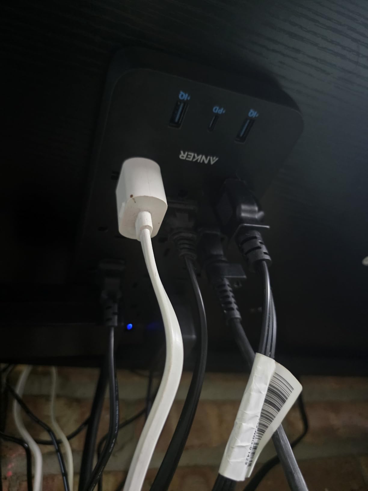 Anker Power Strip with 2100J Surge Protector, Outlet Extender, 20W, 12 AC | 5ft Extension Cord with Multiple Outlets, 1 USB C, 2 USB A, Home Office, Dorm Room Essentials, TUV Listed customer photo 2