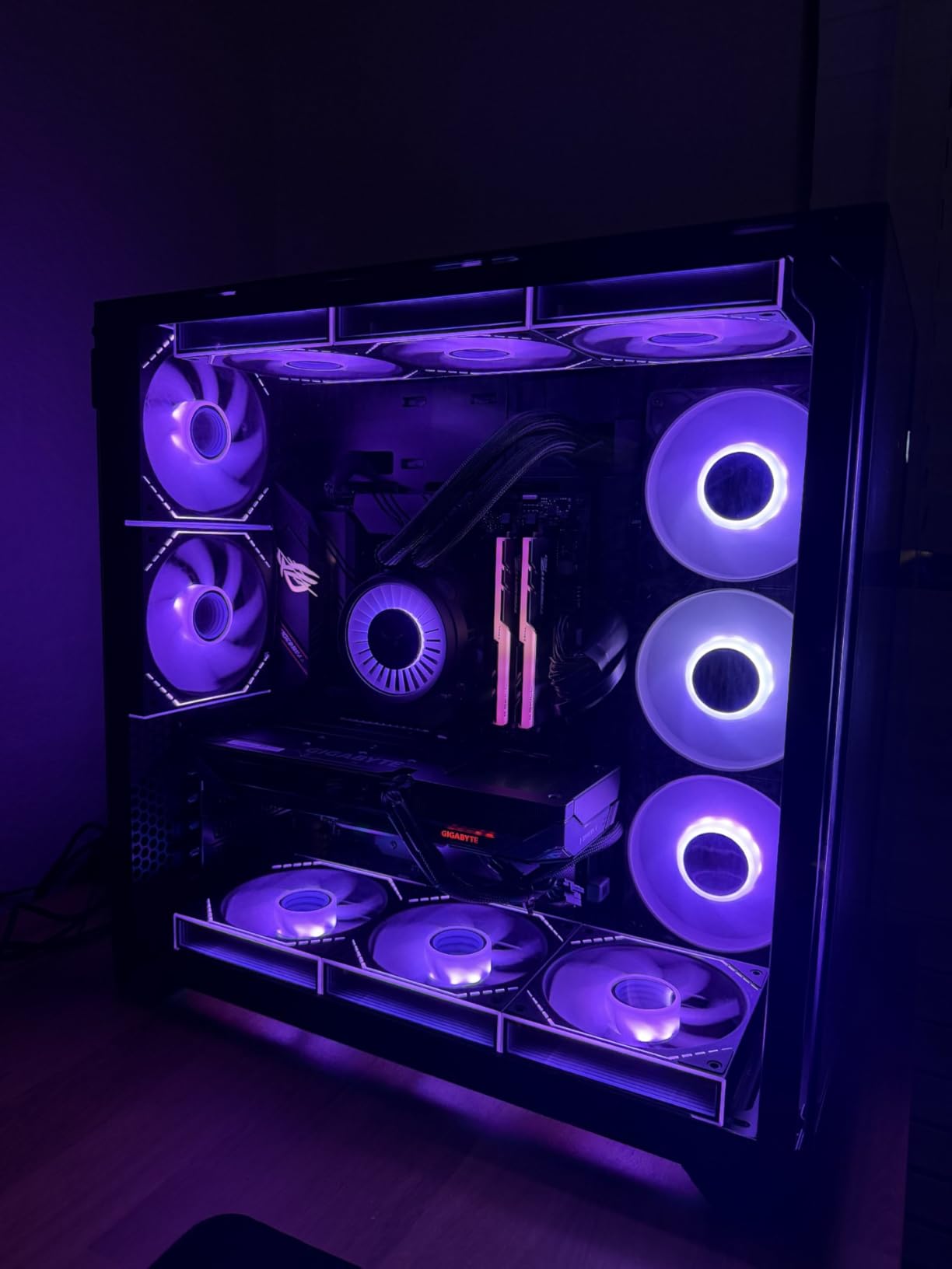 Thermalright ARGB Fan HUB Controller Support 8 Groups of Fans, 8-Port 4 Pin PC Fan Controller, 5V-3Pin ARGB Hub, Strong Paste+Magnetic Suction, SATA Power Cord(12V 4-pin RGB is not Supported) customer photo 1