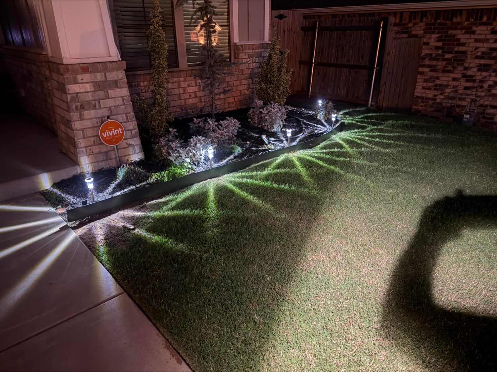 Eyrosa Solar Outdoor Lights, 10 Pack Waterproof Stainless Steel Solar Stake Lights for Pathway Garden Yard Path Walkway Driveway Lawn Patio Outside Decor, Cool White customer photo 1