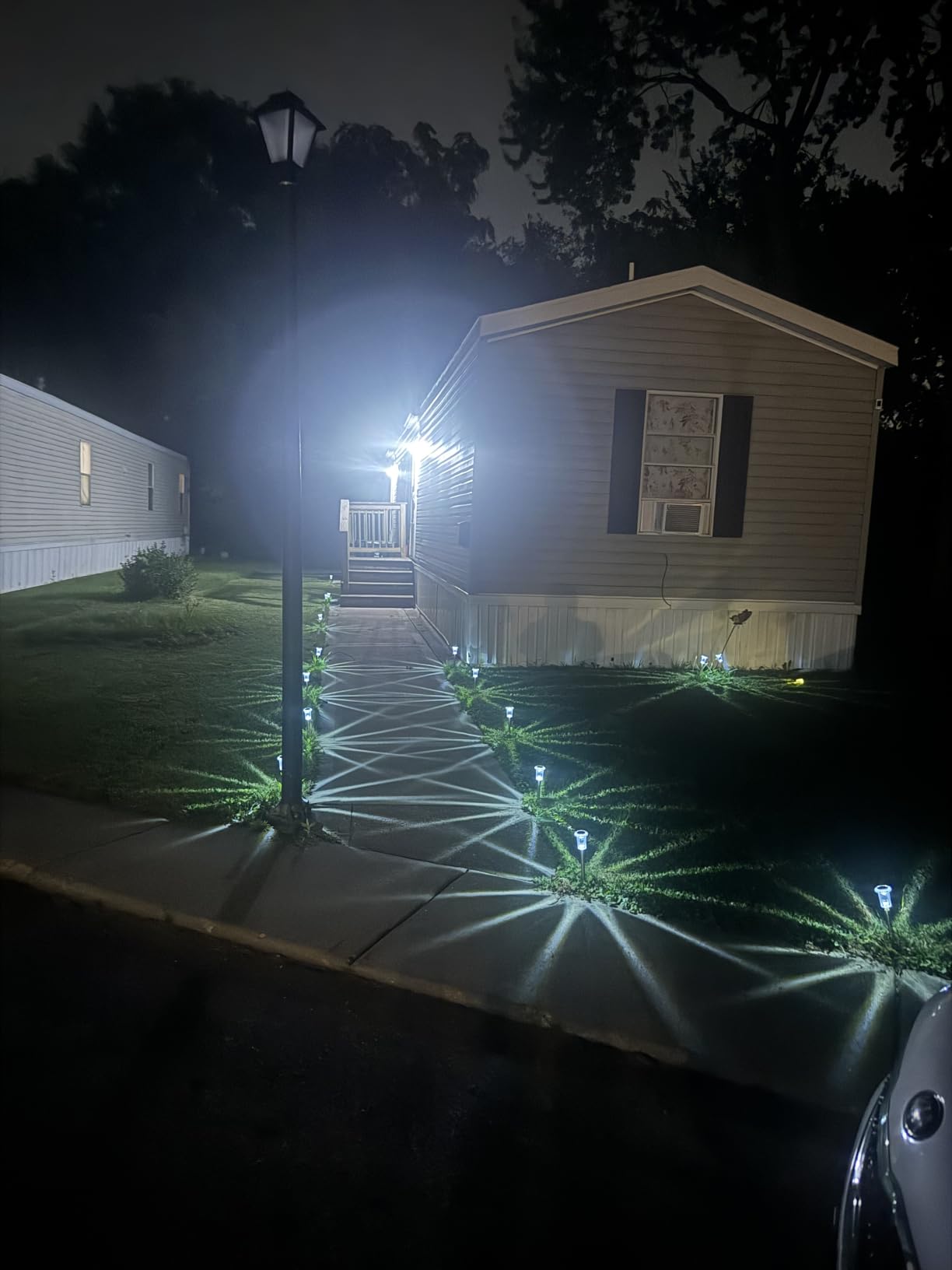 Eyrosa Solar Outdoor Lights, 10 Pack Waterproof Stainless Steel Solar Stake Lights for Pathway Garden Yard Path Walkway Driveway Lawn Patio Outside Decor, Cool White customer photo 2