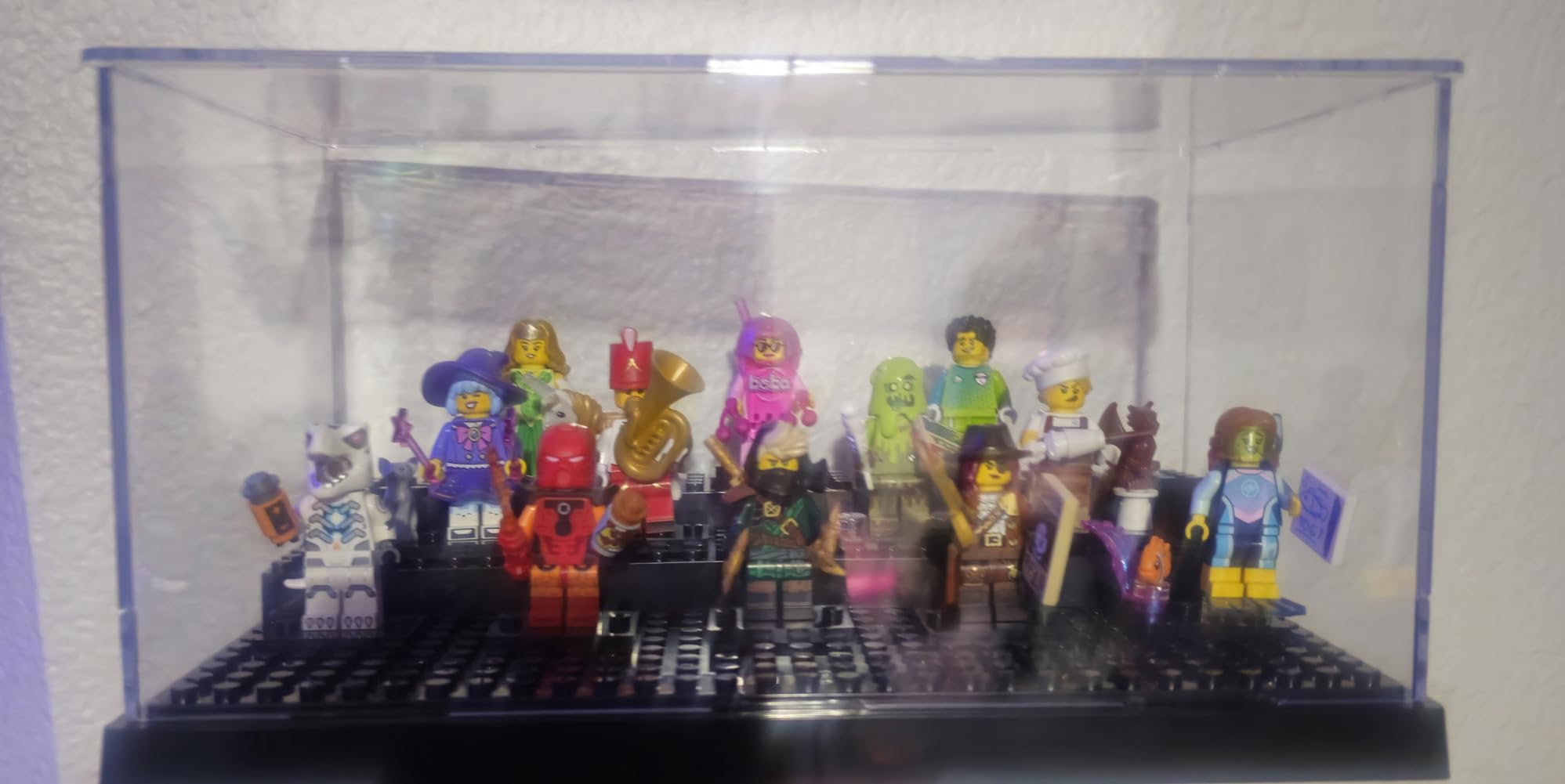 2 Pack Minifigure Display Case for Action Figures Blocks, Clear Dustproof Acrylic Display Box Storage with 3 Movable Steps Gifts for Children,Black… customer photo 1