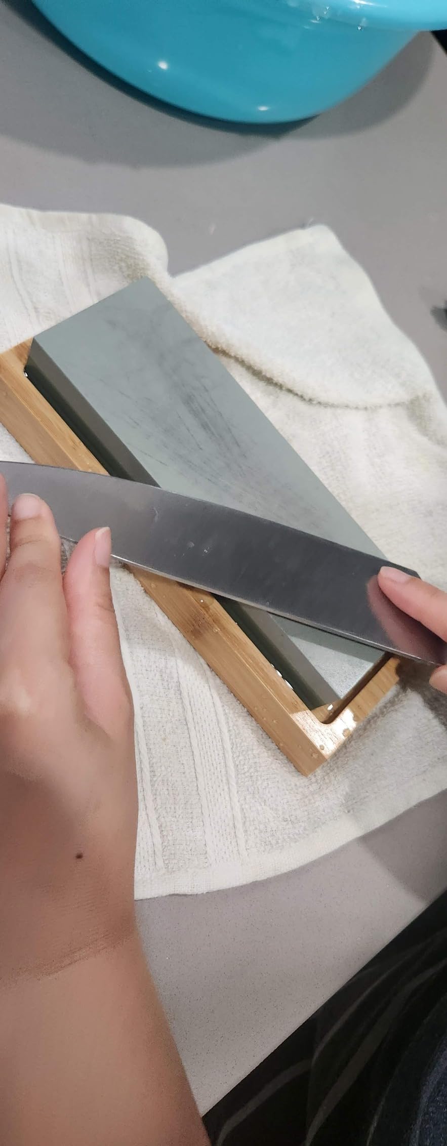 Wucgea Knife Sharpening Stone Kit - 400/1000 3000/8000 Grit Japanese Whetstone Set with Non-Slip Rubber Base, Angle Guide, Flattening Stone and Leather Strop customer photo 1