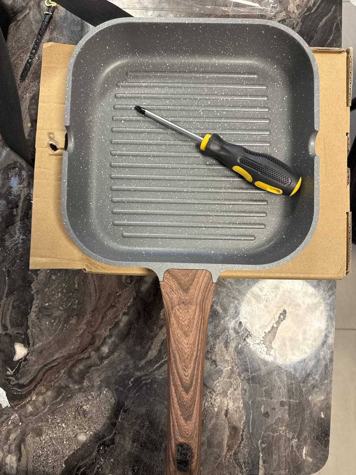 SENSARTE Nonstick Grill Pan for Stove Tops, Versatile Griddle with Pour Spouts, Square Big Cooking Surface, Durable Skillet Indoor & Outdoor Grilling. PFOA Free, 9.5 Inch customer photo 1