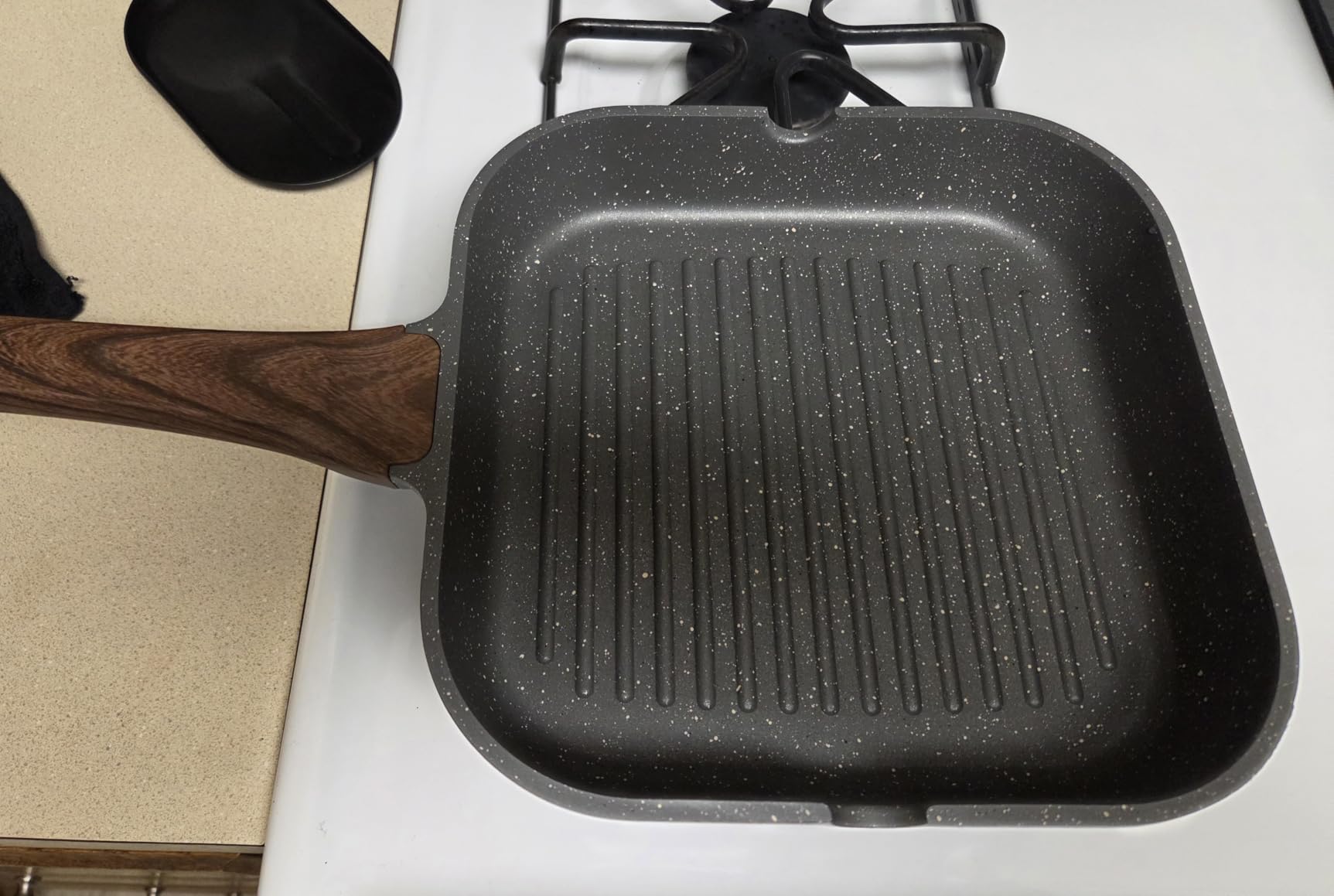 SENSARTE Nonstick Grill Pan for Stove Tops, Versatile Griddle with Pour Spouts, Square Big Cooking Surface, Durable Skillet Indoor & Outdoor Grilling. PFOA Free, 9.5 Inch customer photo 2