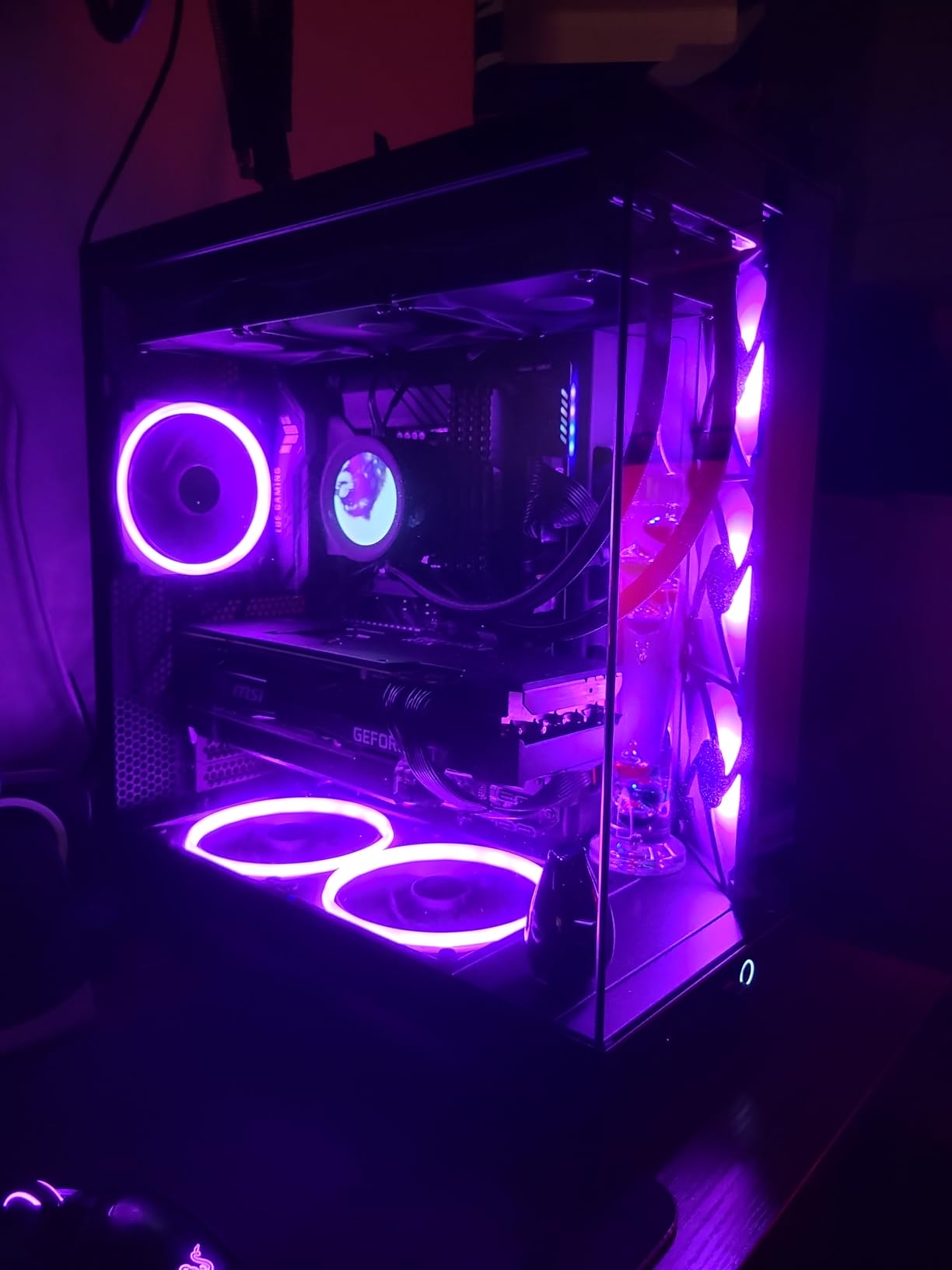 NZXT RGB & Fan Controller - AC-CRFR0-B1-6 RGB Lighting Channels - 3 Fan Channels - RGB Lighting Customization - Black customer photo 2
