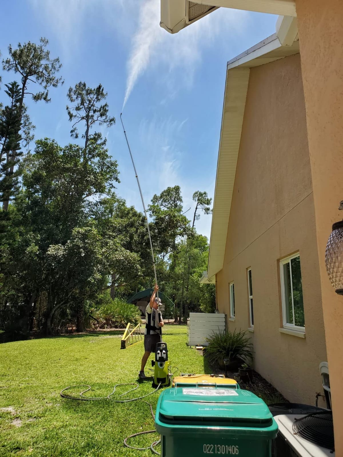 24 FT Pressure Washer Telescoping Wand with 3 Extension Wands | Gutter Cleaner Attachment, 7 Spray Nozzle Tips, 2 Hose Inlet Adapters, Pivoting Coupler and Support Harness customer photo 1