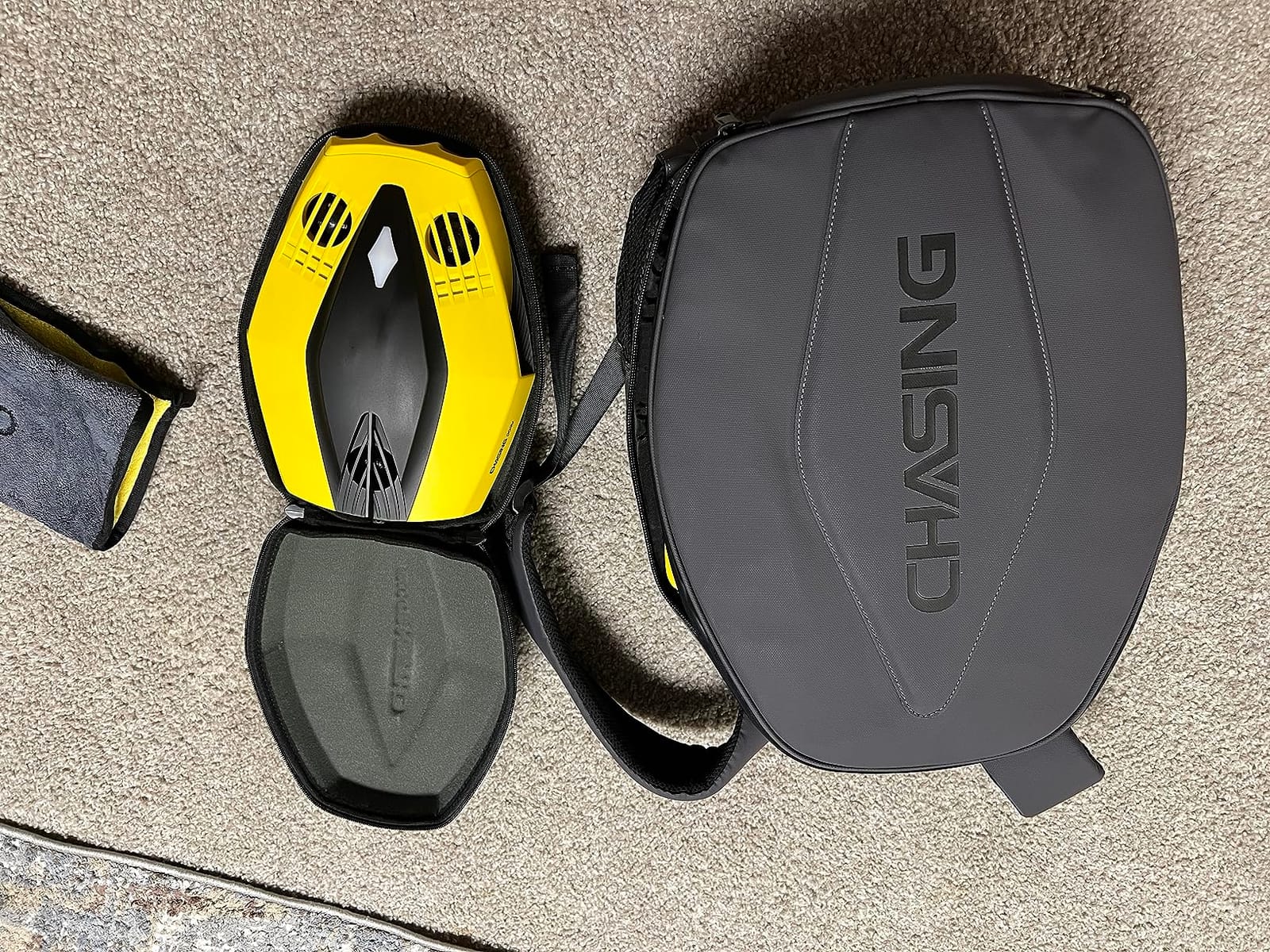Chasing Dory Underwater Drone - Palm-Sized 1080p Full HD Underwater Drone with Camera for Real Time Viewing, APP Remote Control Green (Yellow) customer photo 1
