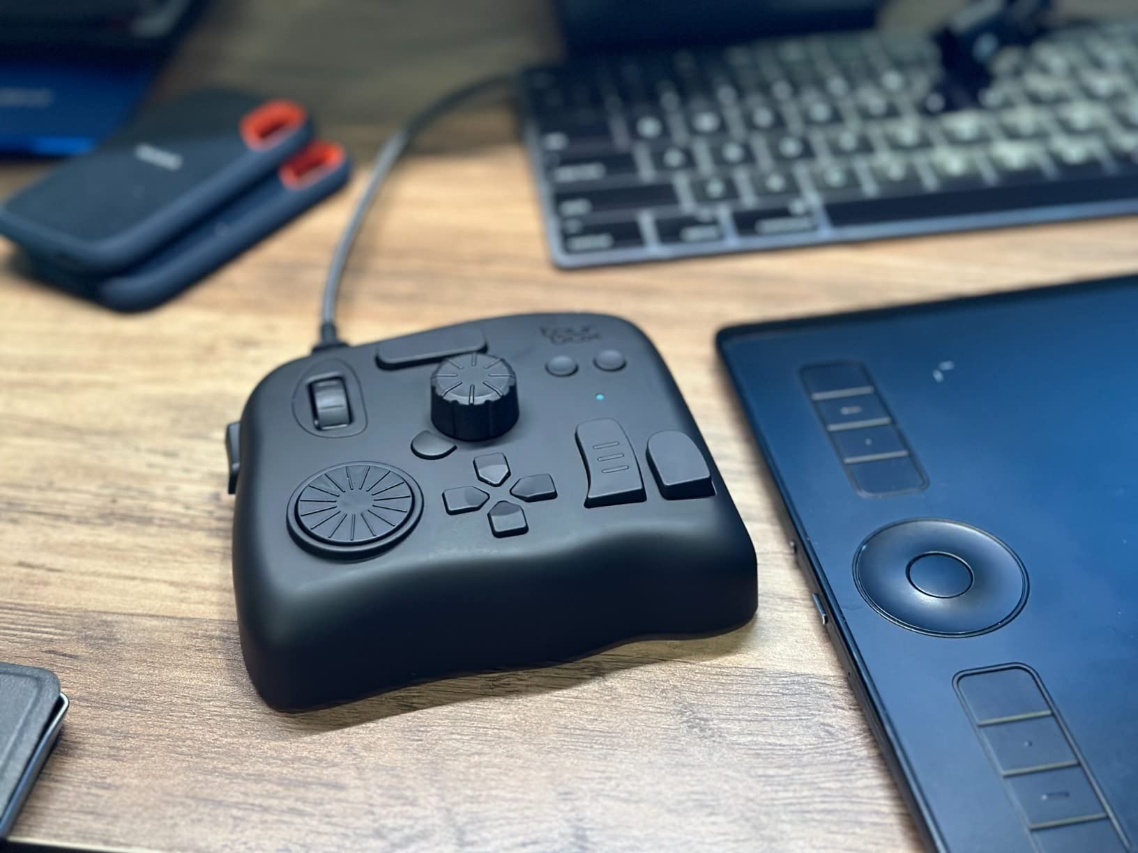 TOUR BOX Elite Editing Controller, Wireless Pro Creative Console, Black customer photo 2