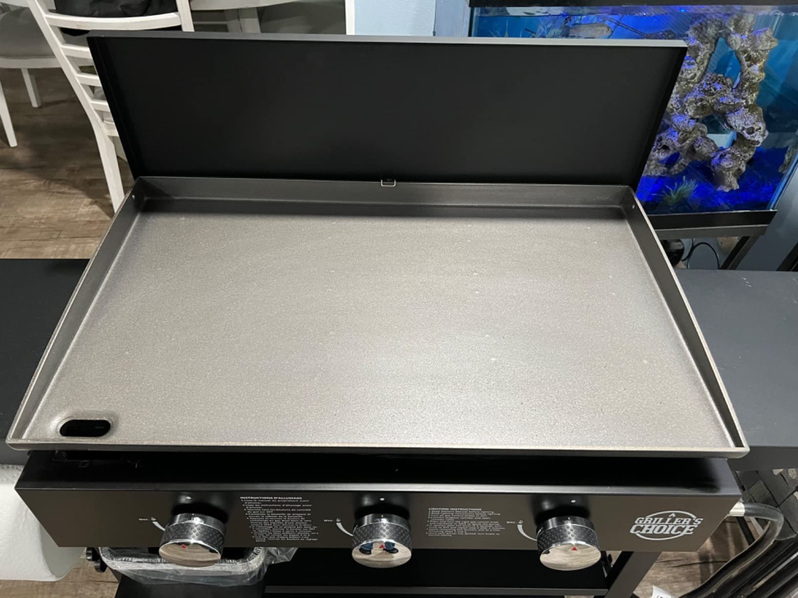 Griller's Choice Gas Griddle with Hinged Hood, Wind Guards, Front Grease Management, 4 Shelves, Propane Griddle for Flattop Grills Outdoor Cooking customer photo 2