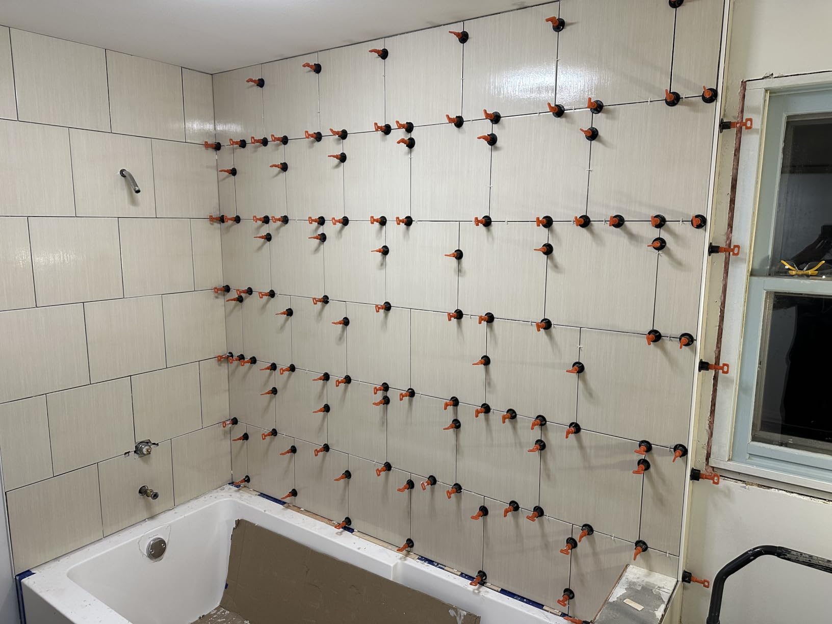 Tile Leveling System Kit with 200pcs Tile Leveler | 4 Special Wrenches & 1000pcs 2mm Tile Spacers customer photo 2