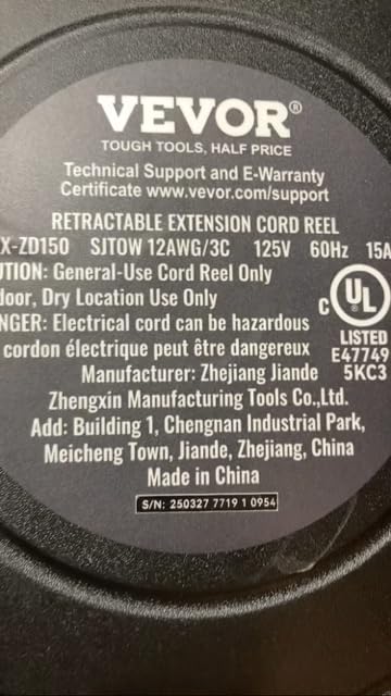 VEVOR Retractable Extension Cord Reel 45 FT 12AWG/3C SJTOW Cord Heavy Duty, Automatic Retractable with Lighted Triple Tap Outlet, 15 Amp Circuit Breaker, 180° Swivel Bracket, for Ceiling or Wall Mount customer photo 1