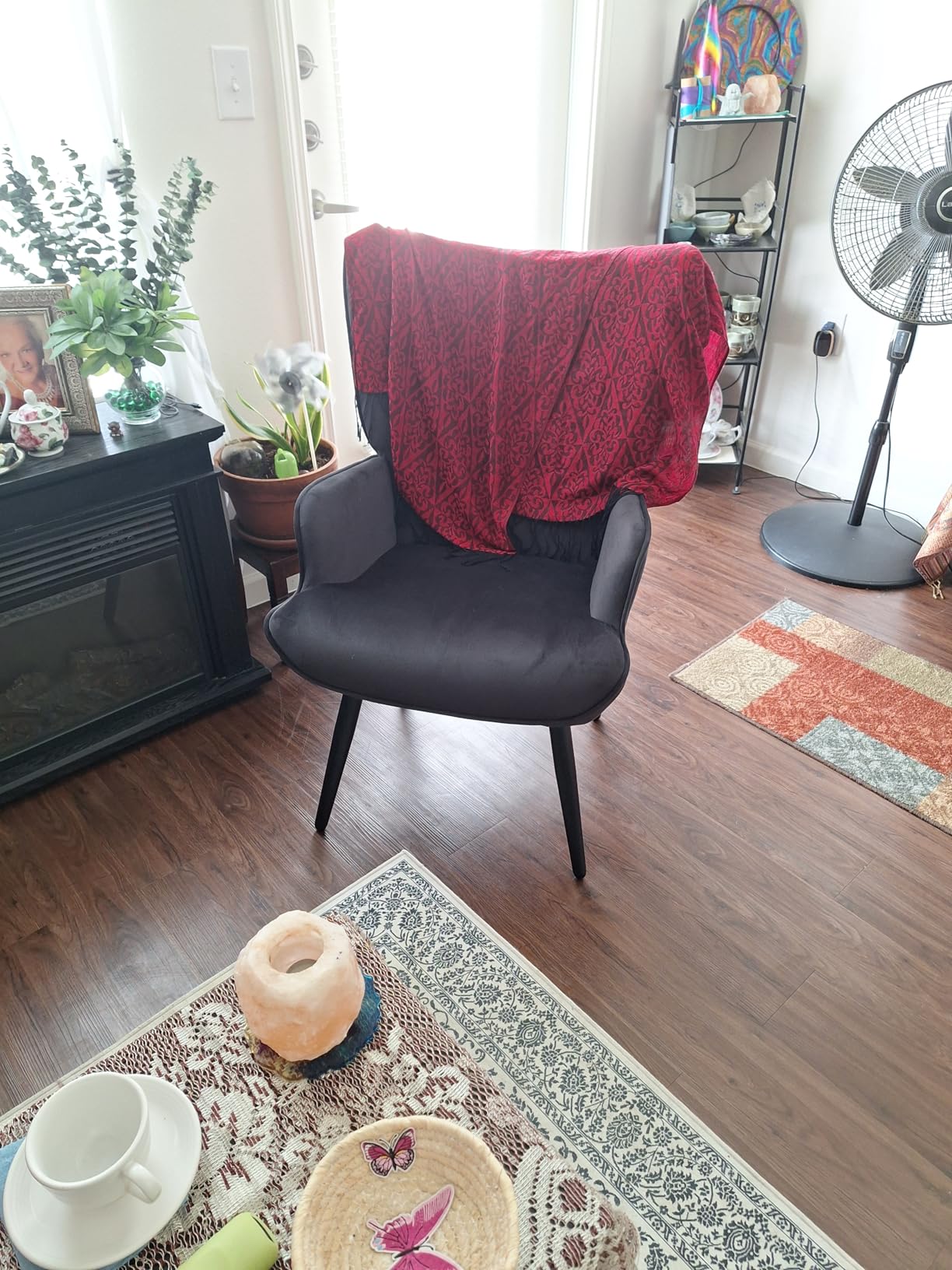 Furniliving Velvet Accent Chair Modern Upholstered Side Armchair with Tapered Legs Tufted Button Wingback Sofa Chairs Tall Back Reading for Living Room Bedroom Waiting Room, Black customer photo 1