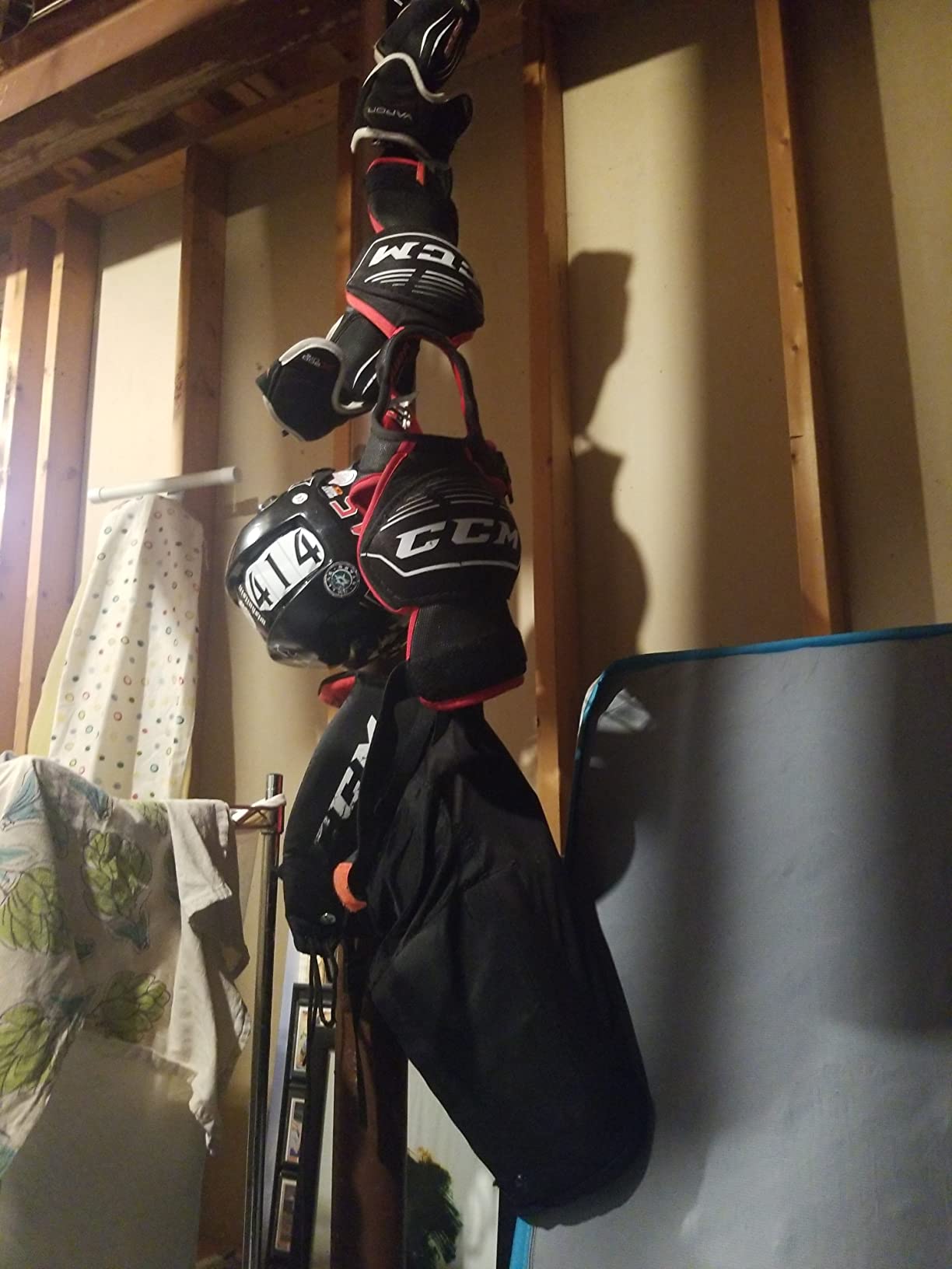 Hockey Hanger Portable Hanging Dryig Rack Hockey Gifts for Home and Outdoor Using in Ice Hockey Skating Football Camping Fishing 5 Hooks (Black) customer photo 1