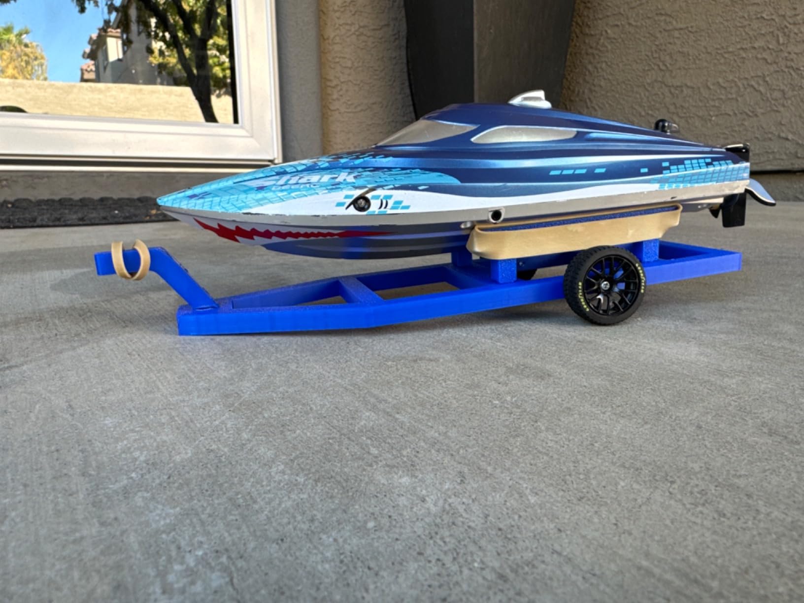 DEERC High-Speed RC Boat, 20+ MPH, Fast Remote Control Shark Racing Boat | Full Proportional, 2.4GHz Speedboat with LED Lights, Lake & Pool Water Toys for Adults & Kids customer photo 2