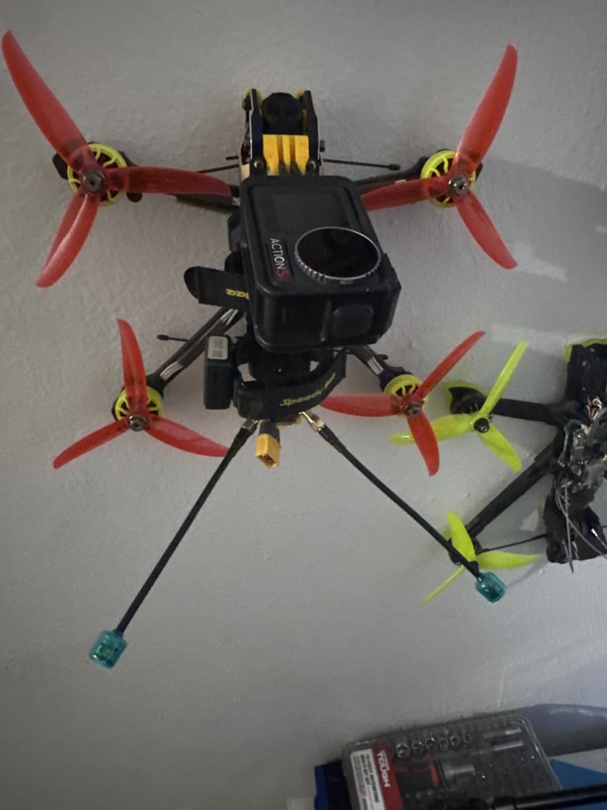 FlyFishRC 2pcs 150mm Osprey 5.8G-H-z LHCP RP-SMA Antennas 2.82dBi FPV HD Racing Drone Quad RC Radio Antenna (Blue) customer photo 1