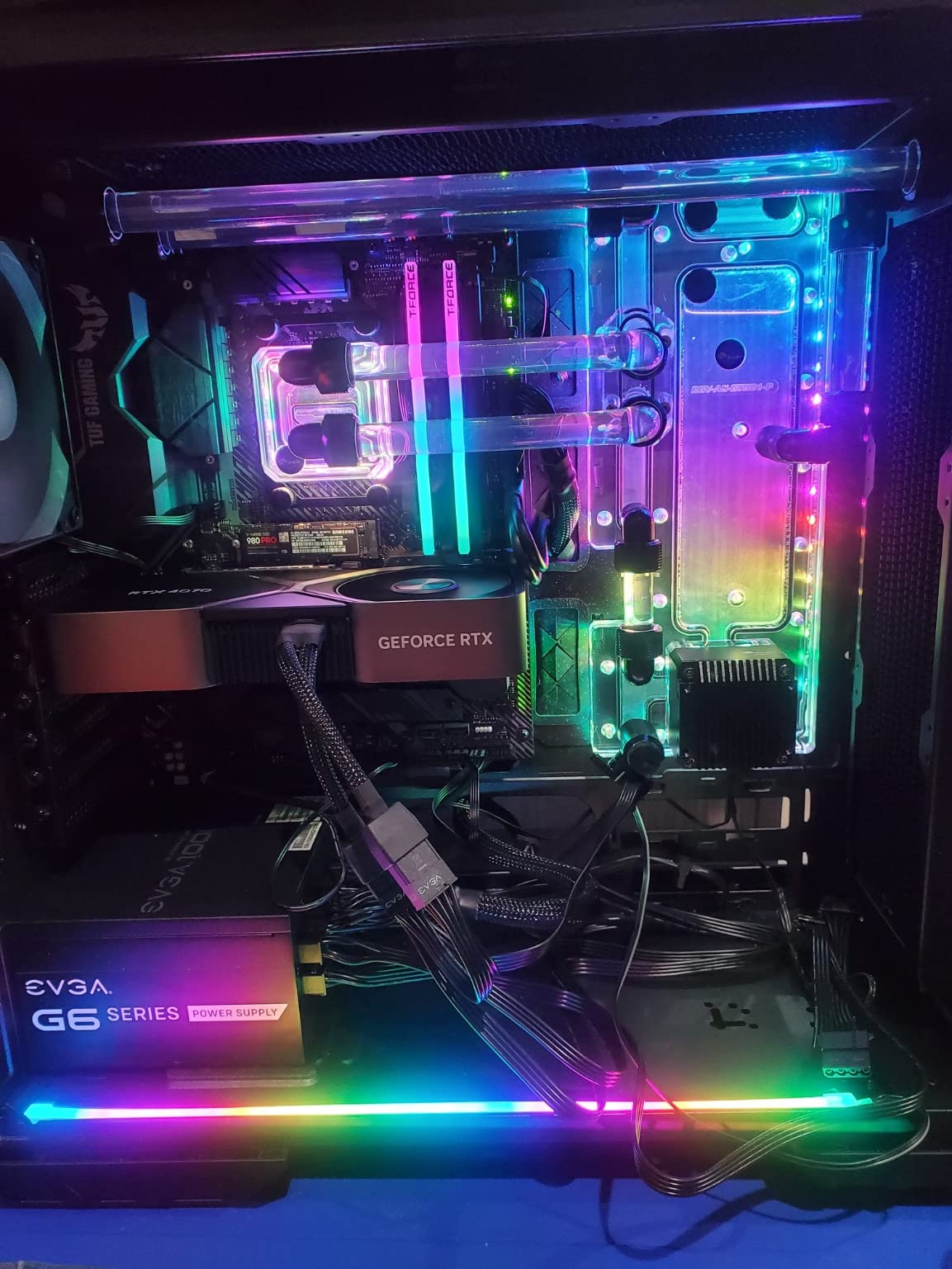 Bykski Distro Plate for ASUS TUF Gaming GT501 PMMA w/ 5v Addressable RGB(RBW) (RGV-AS-GT501-P-K) - DDC Pump with Armor customer photo 1
