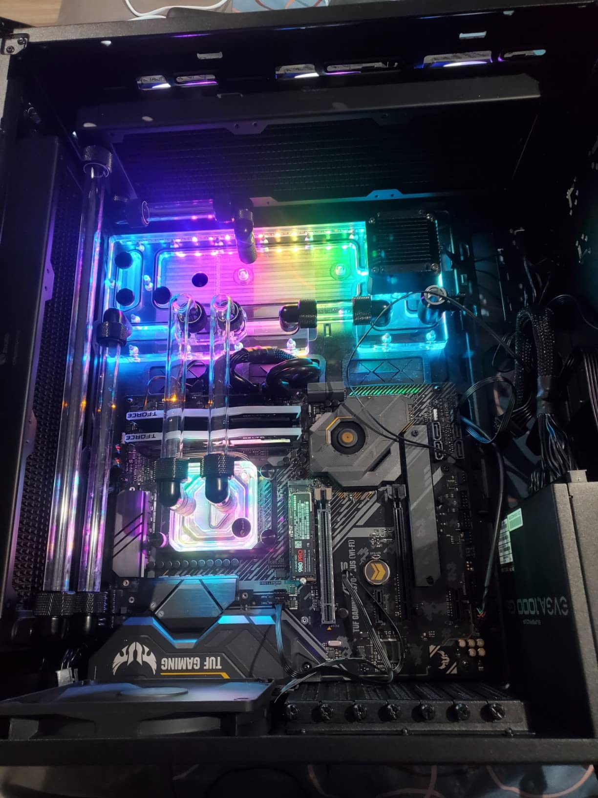 Bykski Distro Plate for ASUS TUF Gaming GT501 PMMA w/ 5v Addressable RGB(RBW) (RGV-AS-GT501-P-K) - DDC Pump with Armor customer photo 2