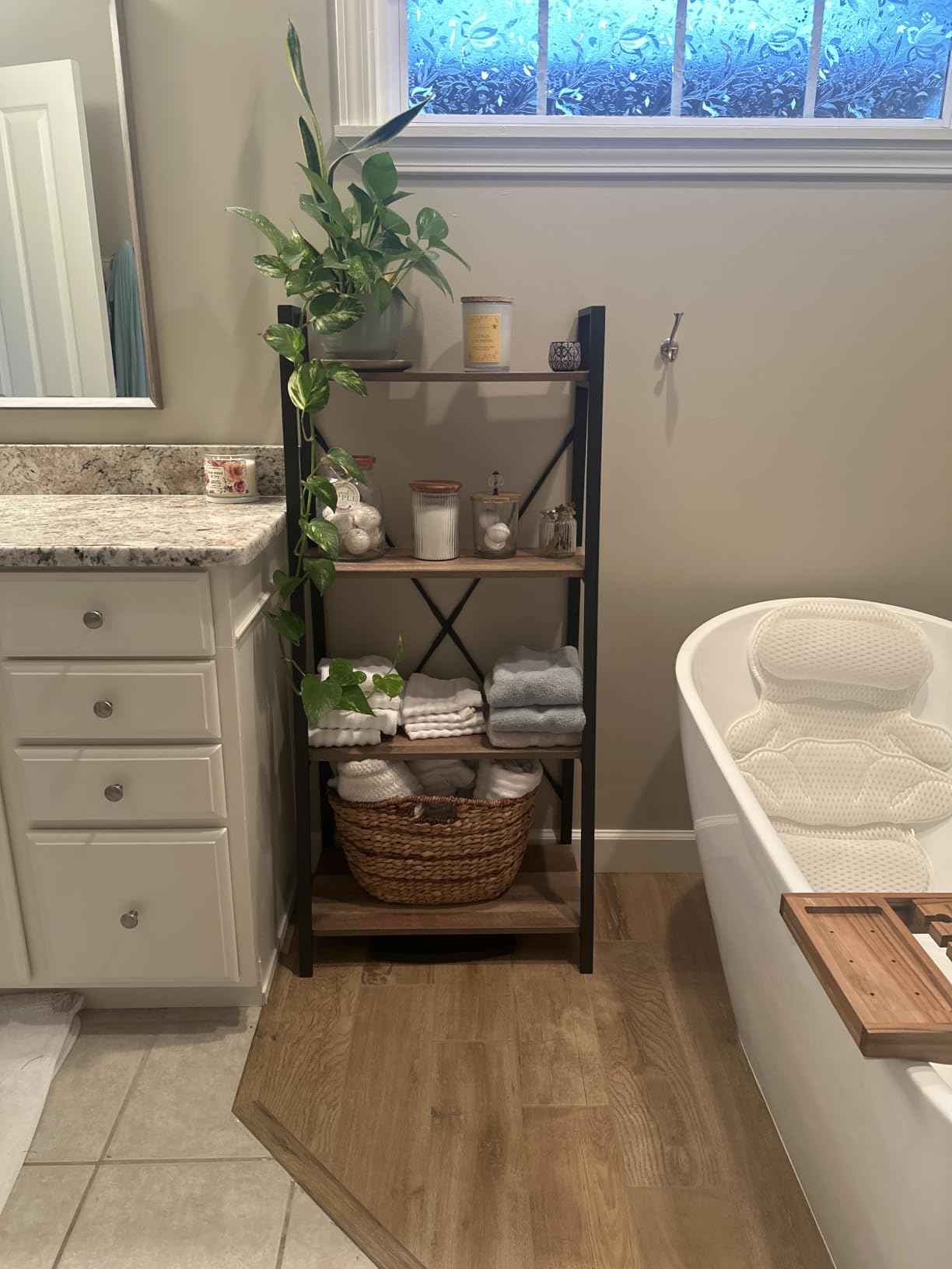 BON AUGURE Farmhouse Ladder Shelf Bookcase, 4 Tier Rustic Ladder Bookshelf, Standing Leaning Book Shelves for Living Room (Vintage Oak) customer photo 1