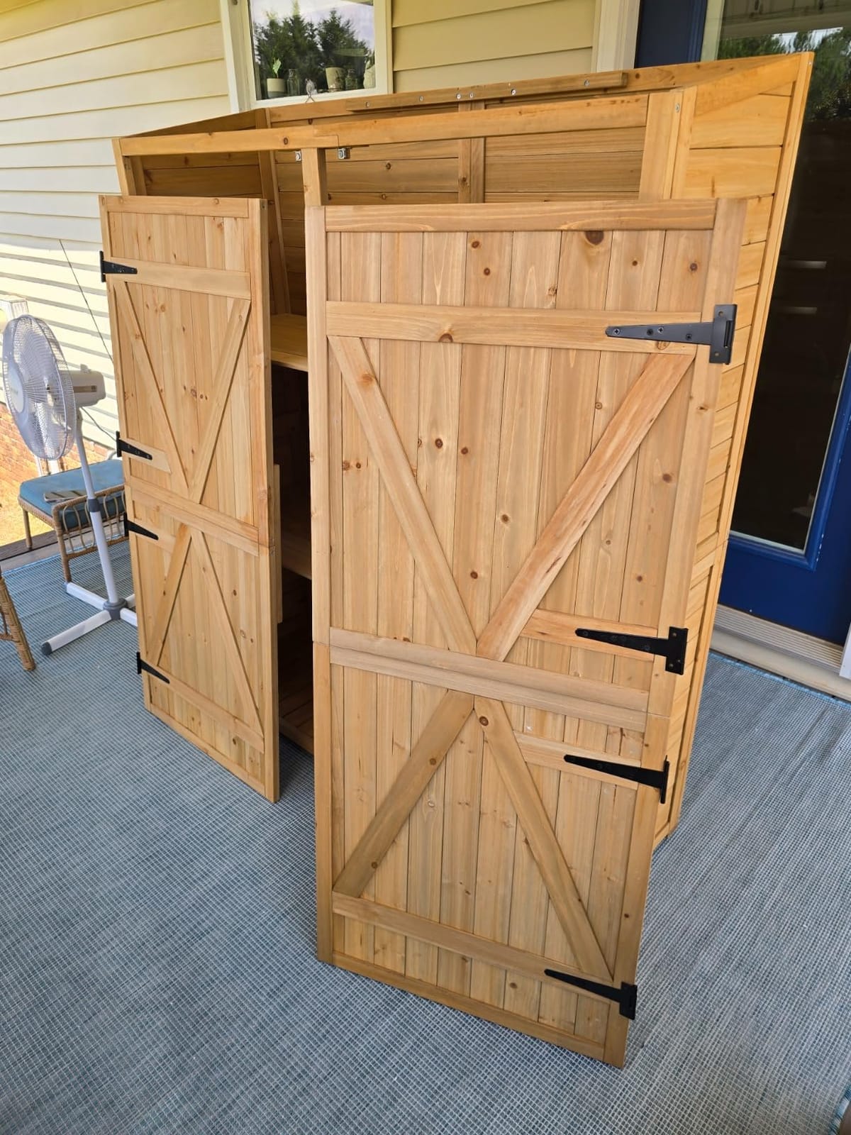 Gizoon Outdoor Cabinet, Waterproof Roof, Double Lockable Wooden Shed customer photo 2