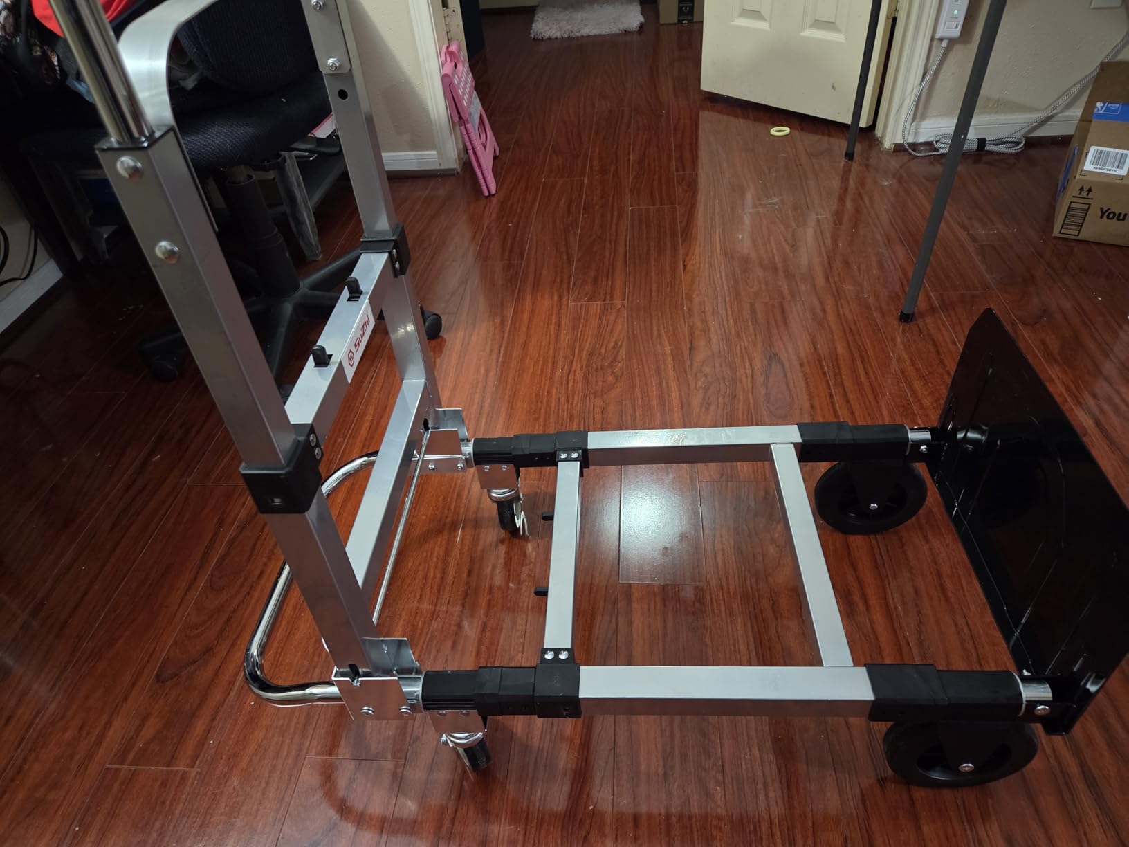 Suzhi Foldable Hand Truck Moving Dolly Cart with 4 Wheels, 500 Lbs Load,2 Straps, Pre-Assembled, Save Room, Easy Folding Dolly for Furniture, Appliances, Boxes, Warehouse & Office Transport customer photo 2