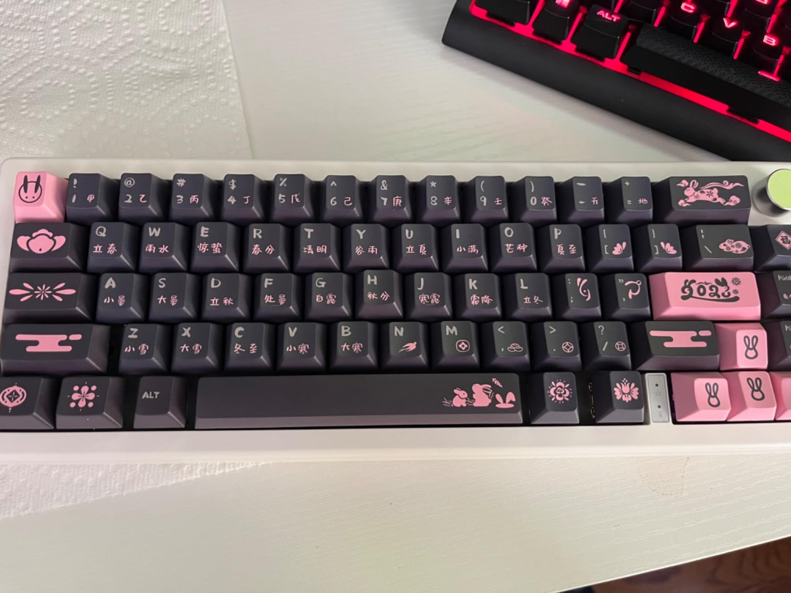 BOYI GMK67 Barebones Keyboard Kit,VIA Programmable Custom BT5.0/2.4GHz/Type-C Tri-Mode Gasket Mounted Hot Swap RGB 4000mAh Wireless 65% Mechanical Gaming Keyboard DIY Kit with Knob(White) customer photo 2